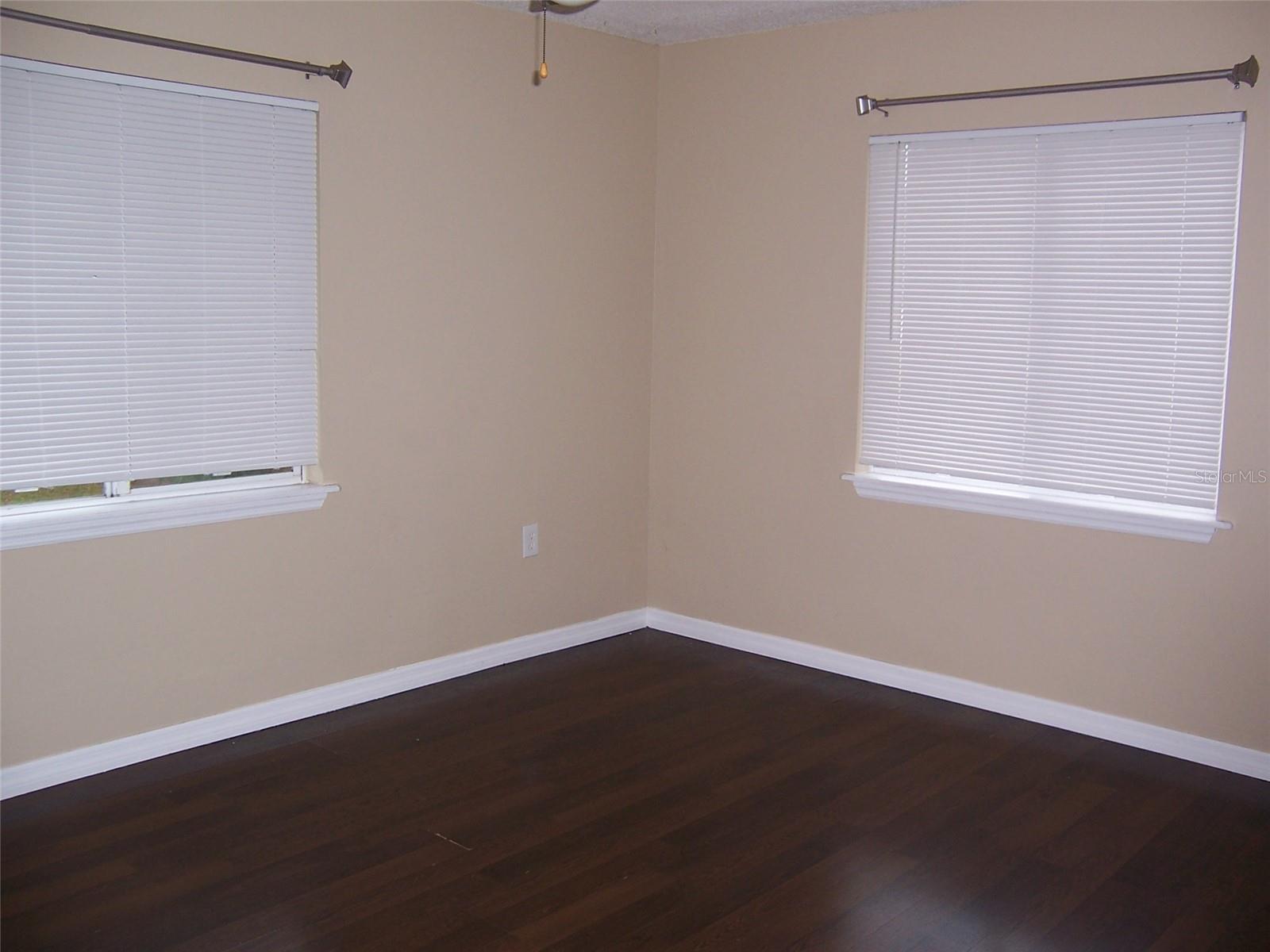 Image 5 of 8 For 40 10th Street