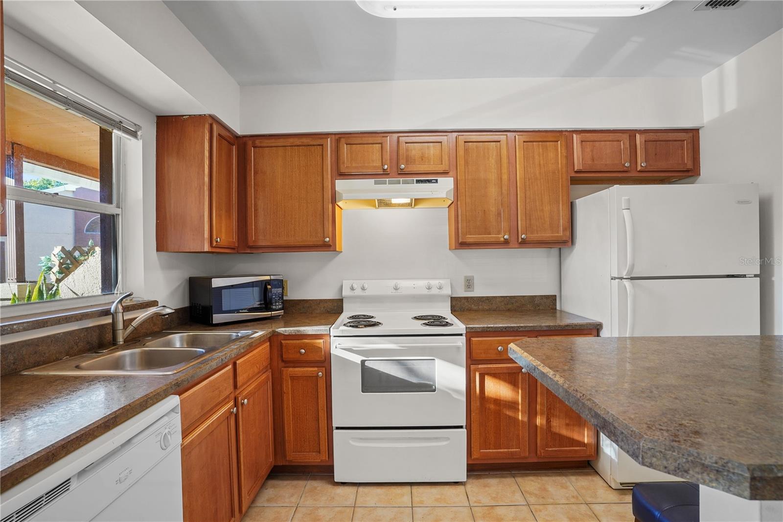 Image 11 of 37 For 5468 Michigan Street 4