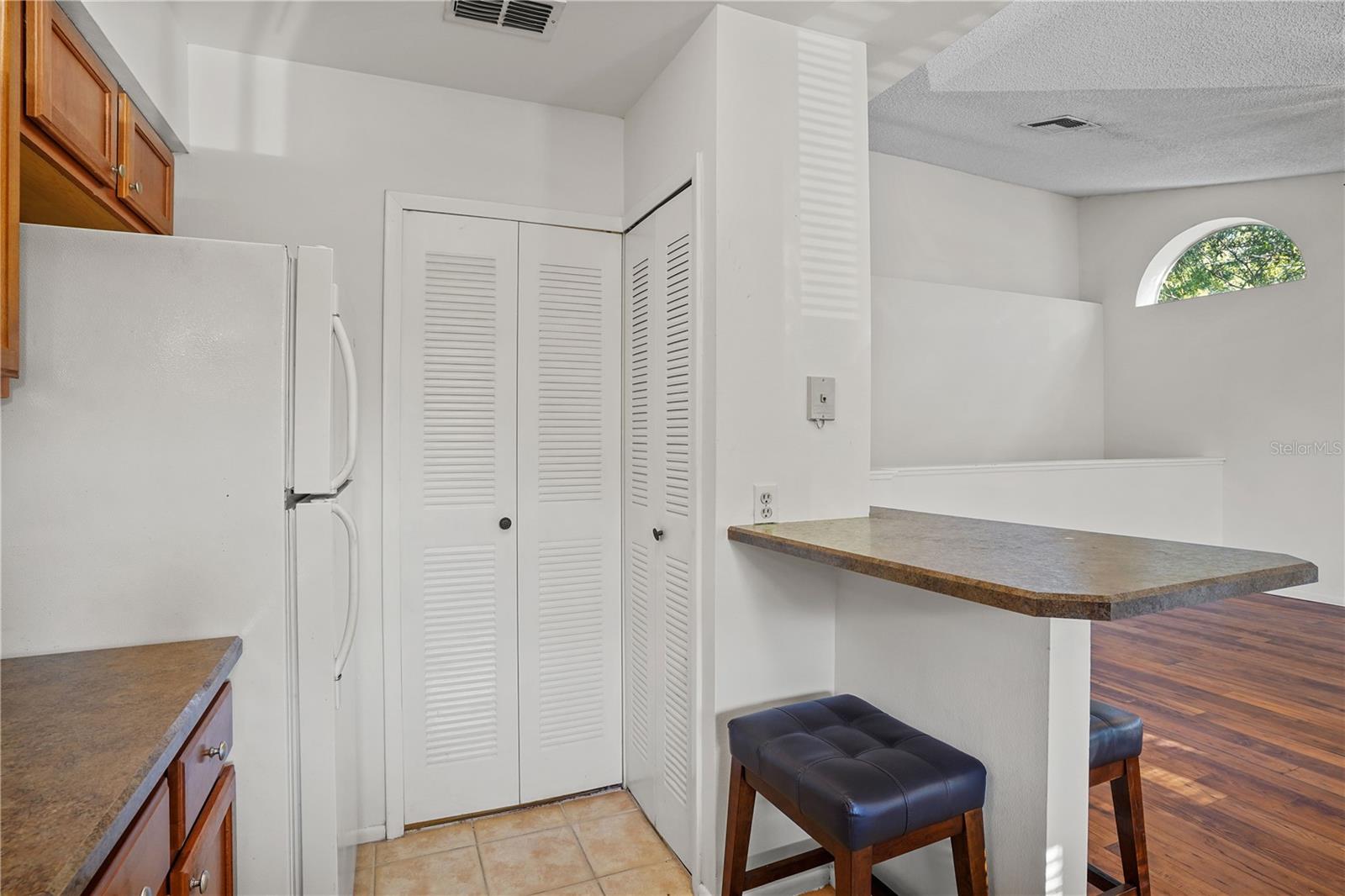 Image 13 of 37 For 5468 Michigan Street 4