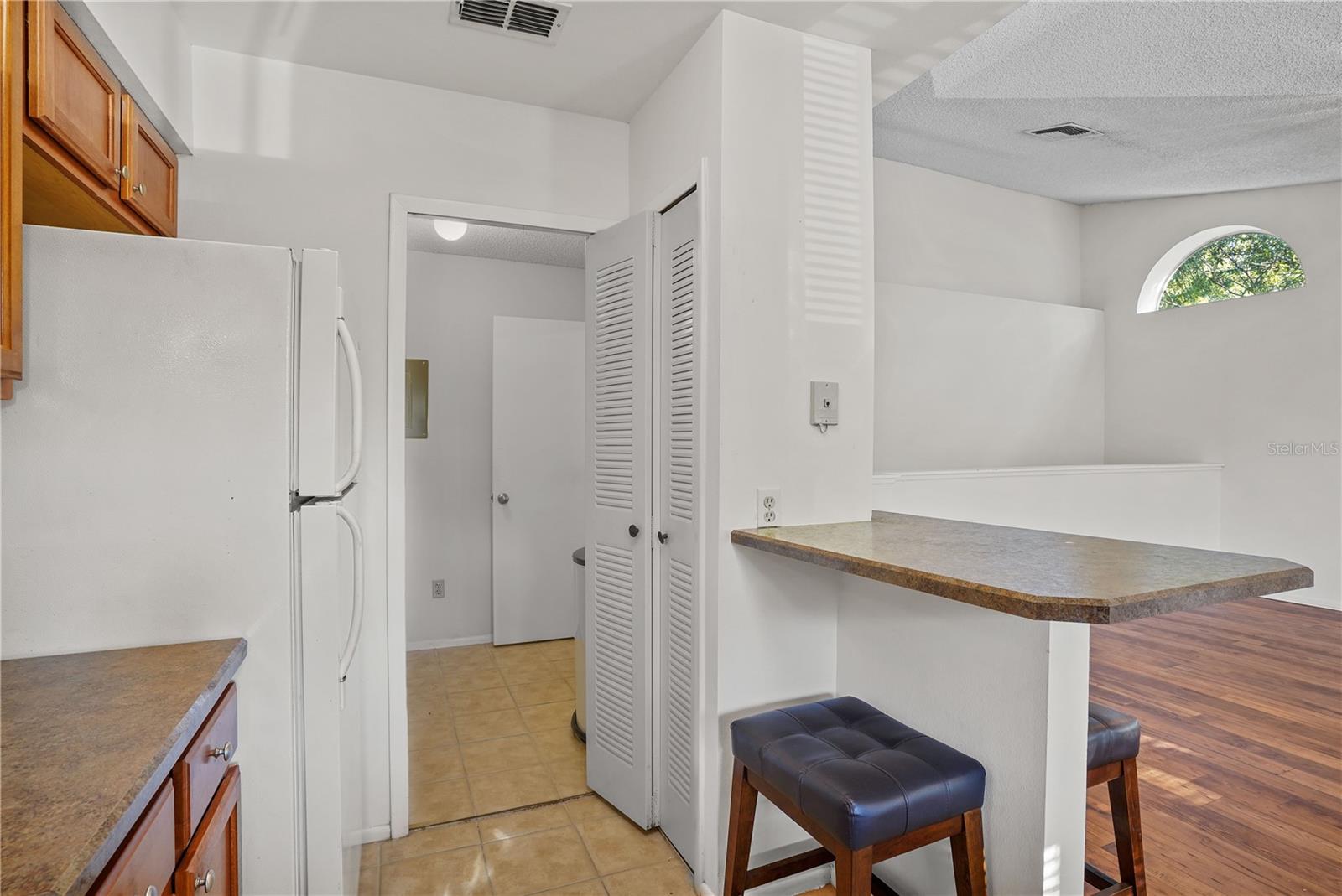 Image 14 of 37 For 5468 Michigan Street 4