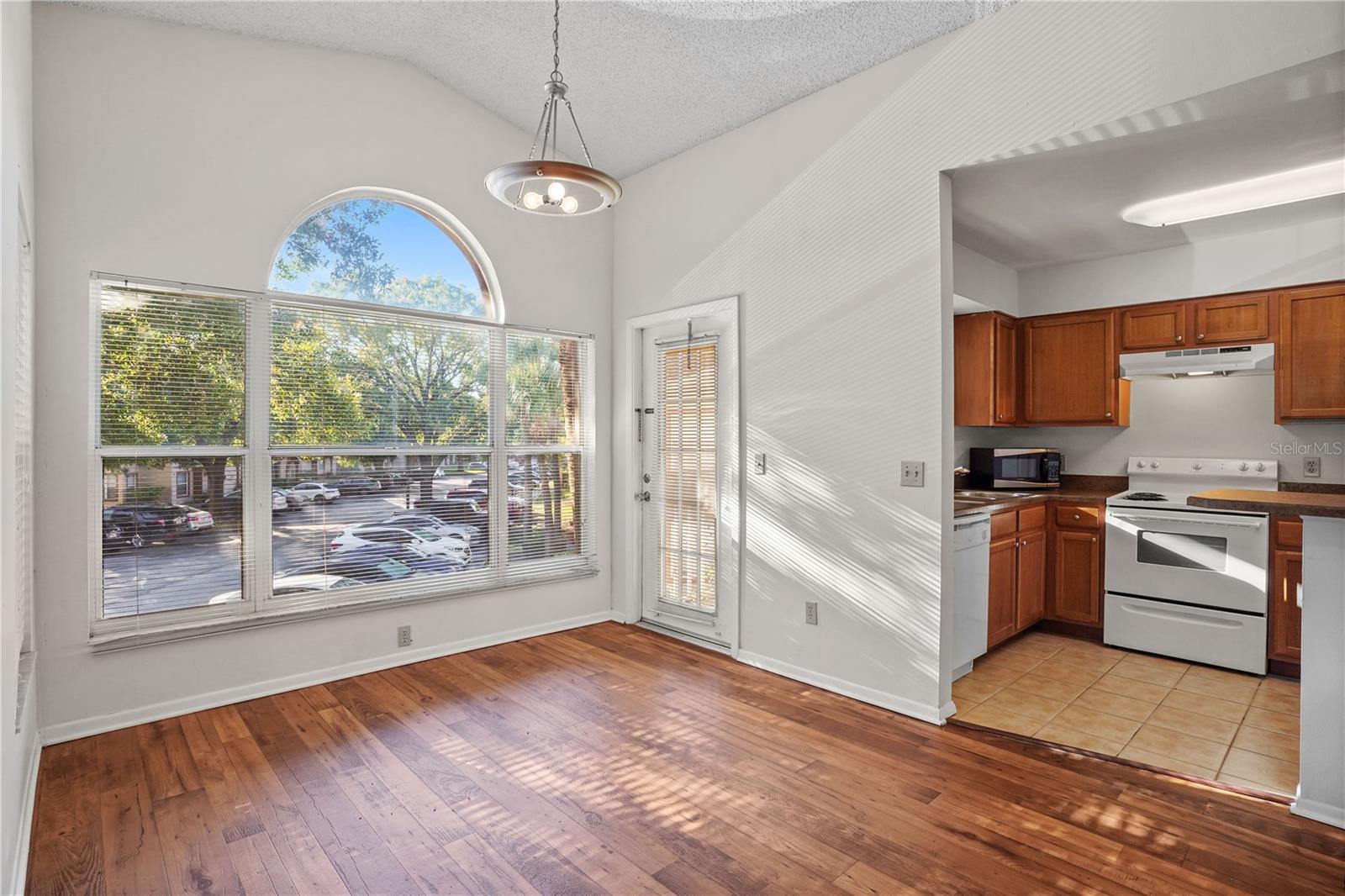 Image 15 of 37 For 5468 Michigan Street 4