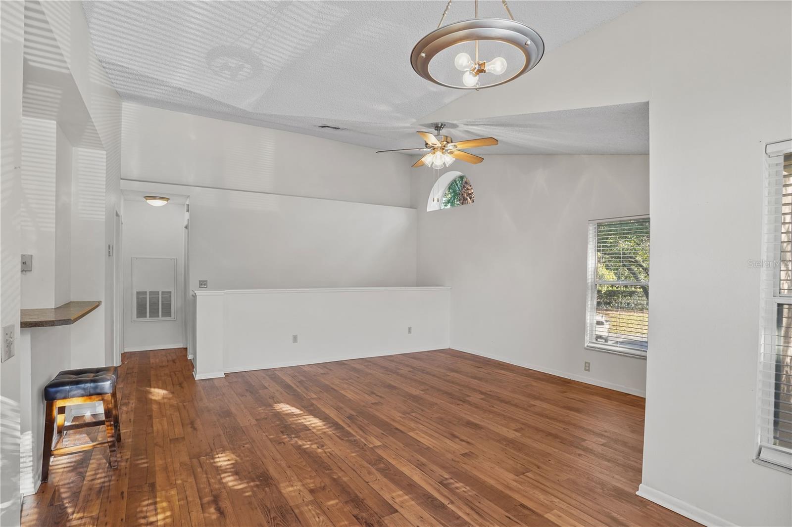 Image 17 of 37 For 5468 Michigan Street 4