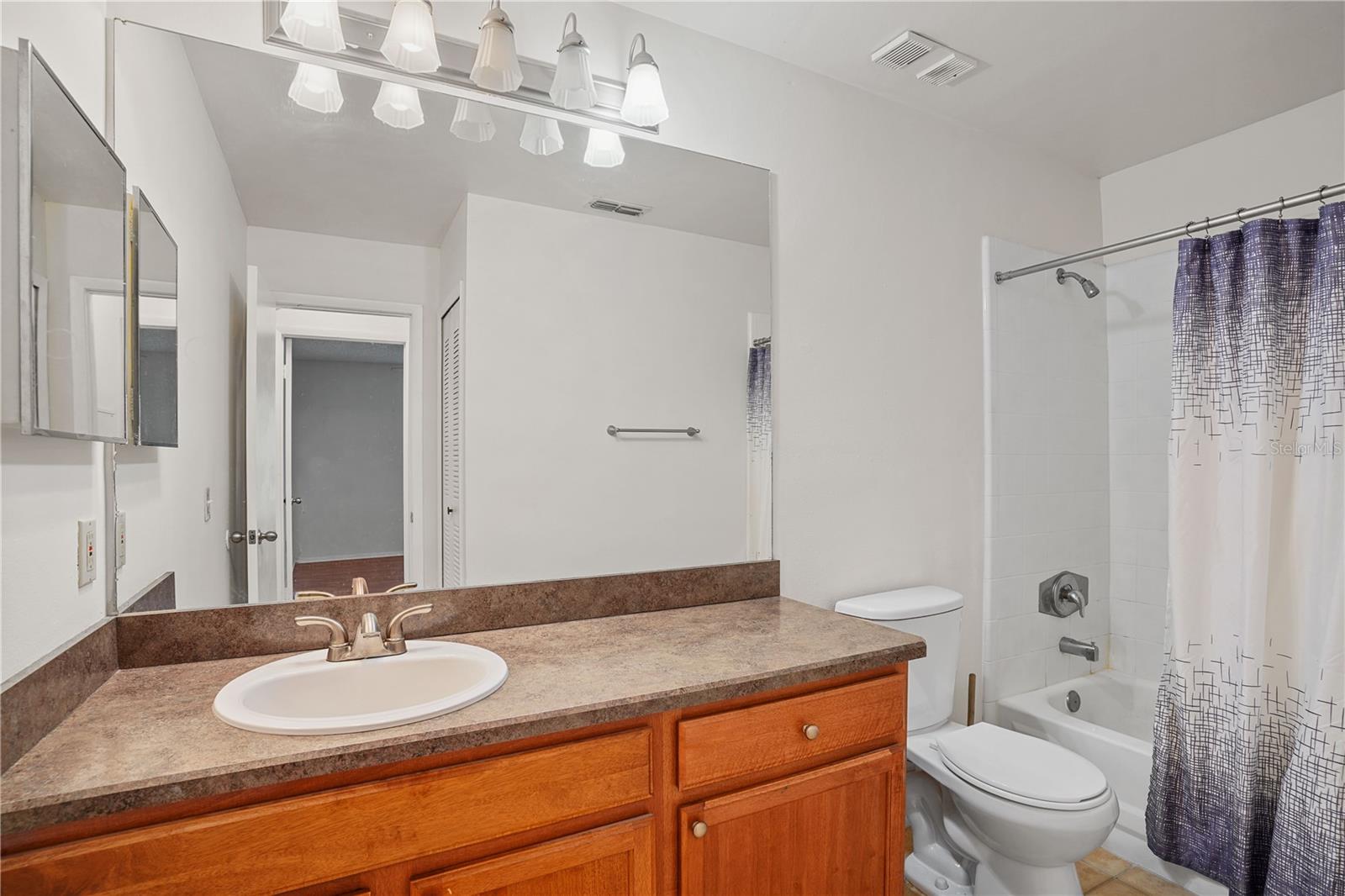 Image 21 of 37 For 5468 Michigan Street 4