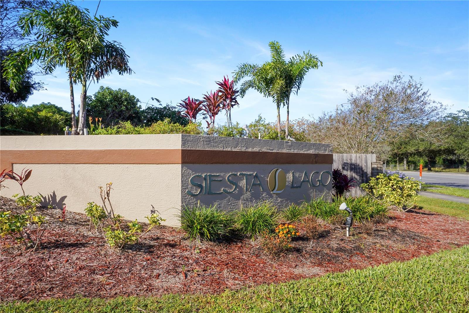 Image 36 of 37 For 5468 Michigan Street 4