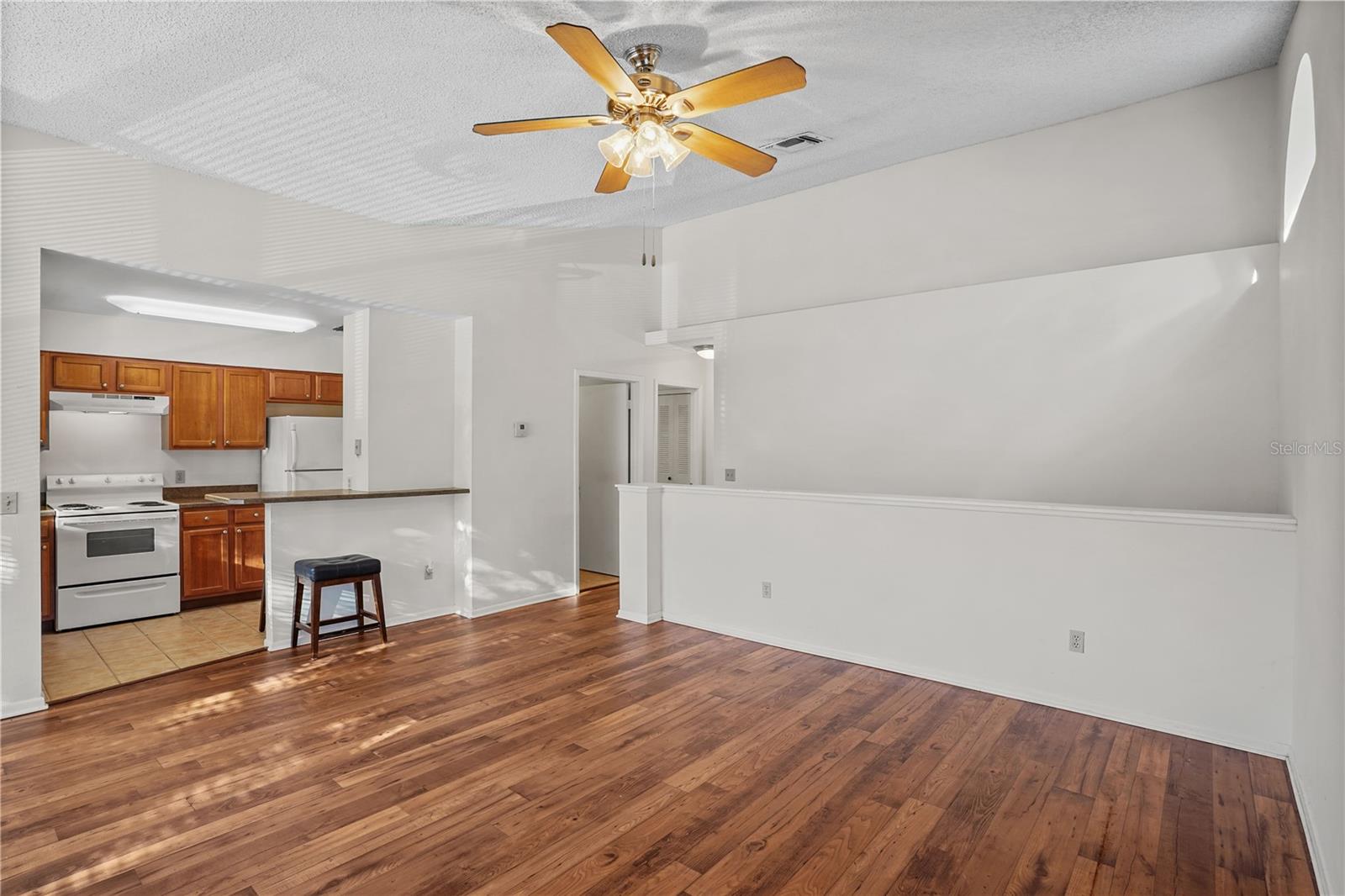 Image 9 of 37 For 5468 Michigan Street 4