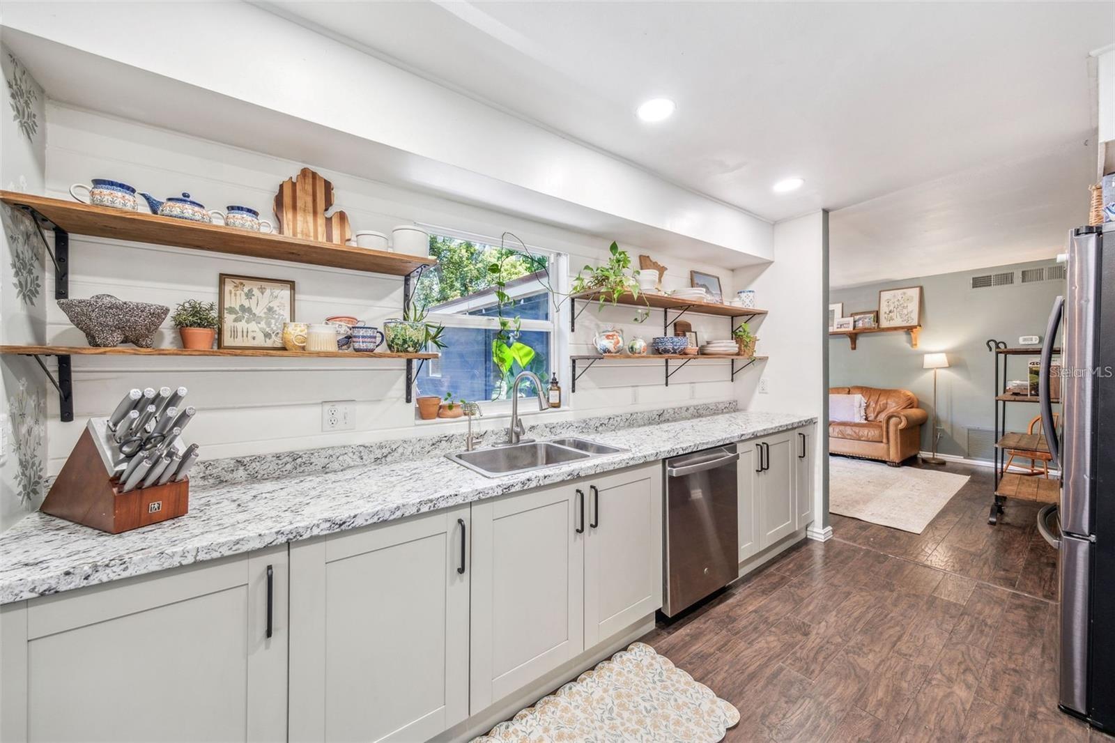 Image 10 of 27 For 8619 Veridian Drive