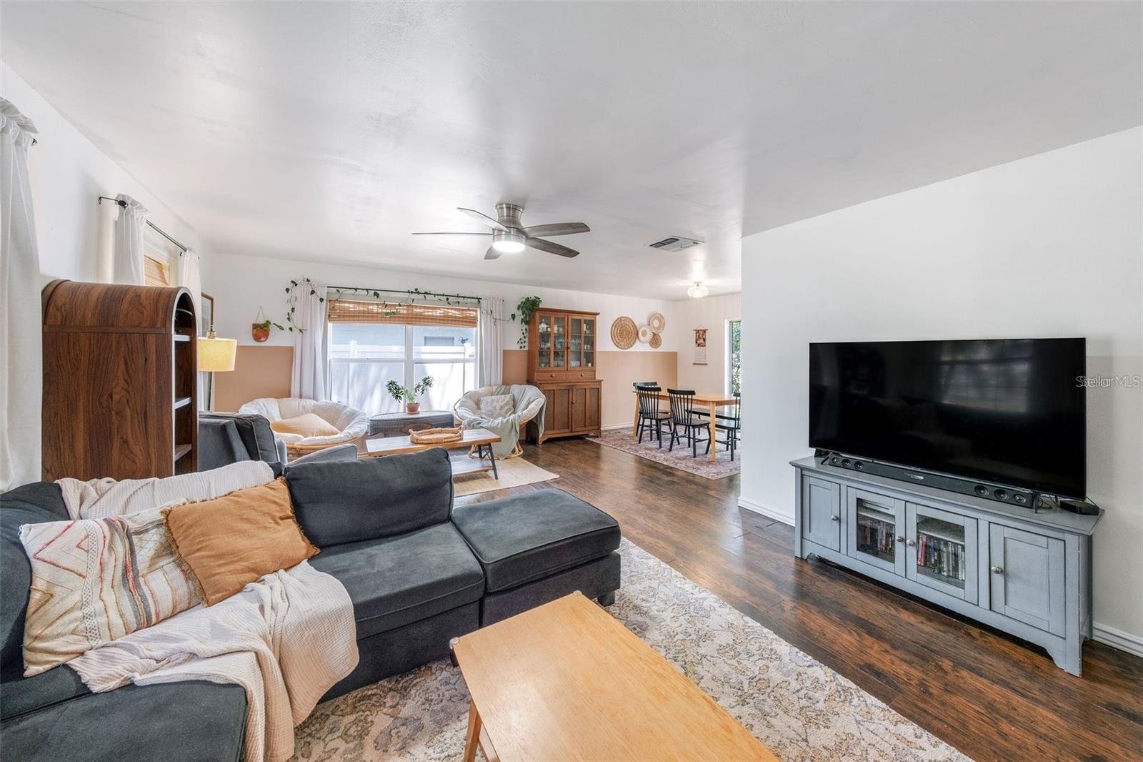 Image 2 of 27 For 8619 Veridian Drive