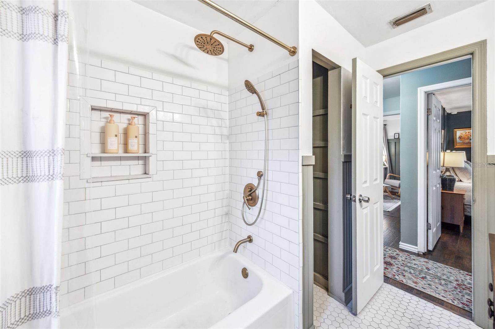 Image 22 of 27 For 8619 Veridian Drive