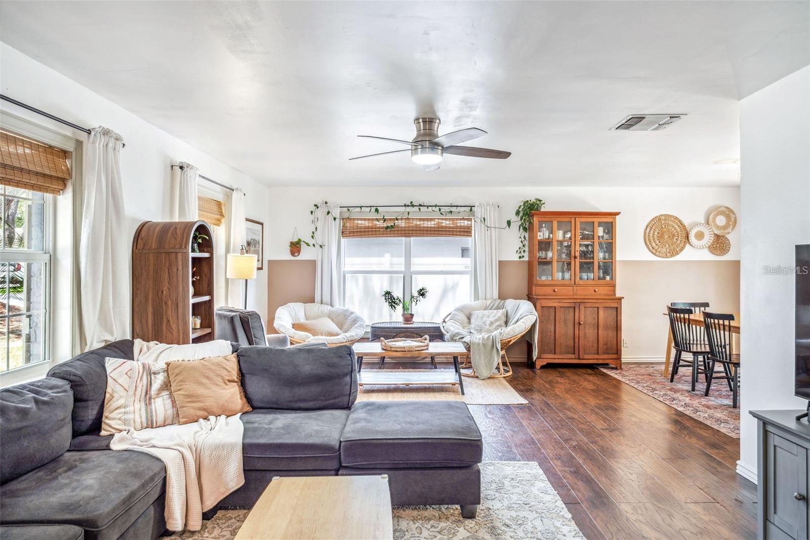 Image 3 of 27 For 8619 Veridian Drive