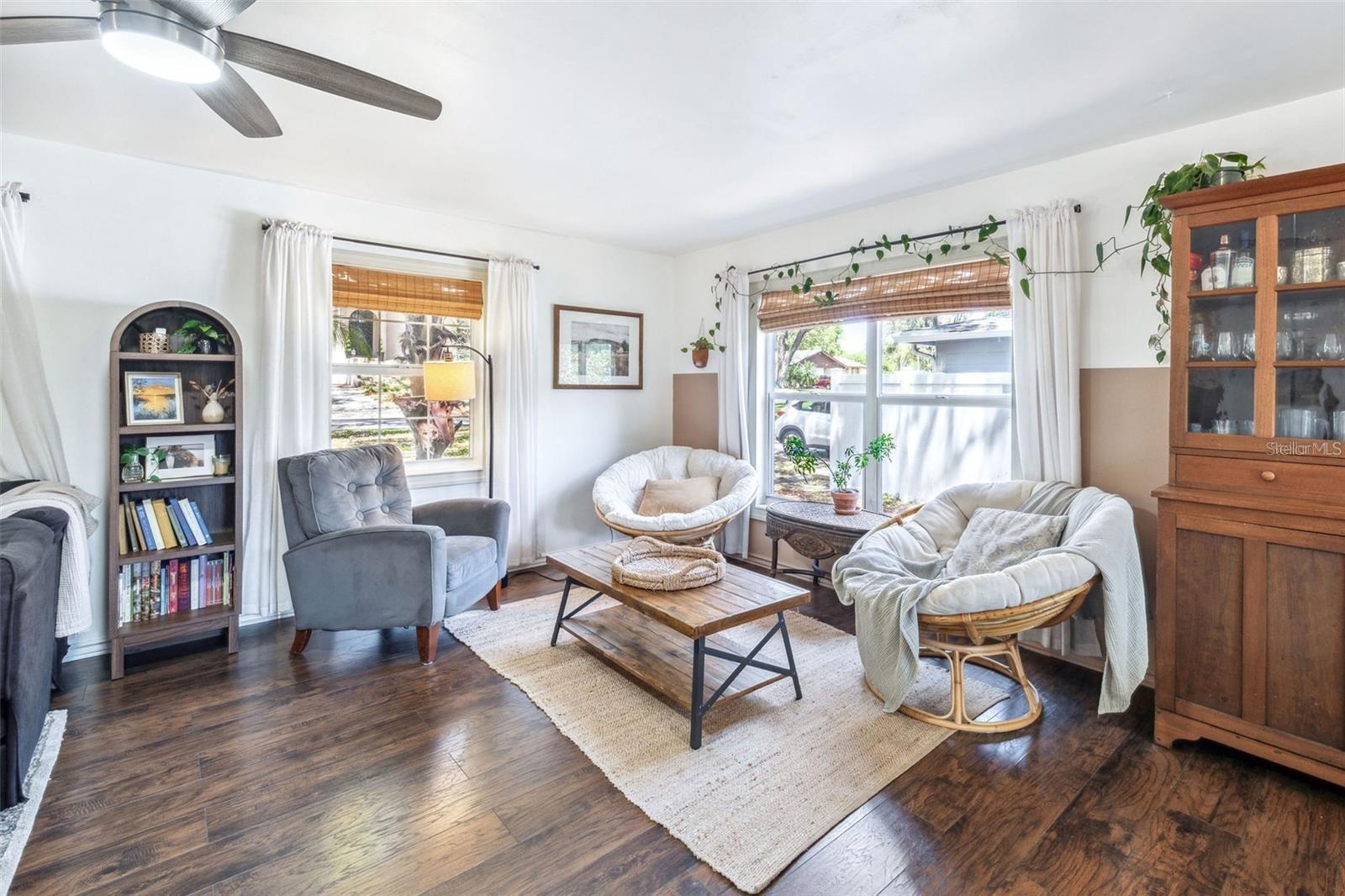 Image 5 of 27 For 8619 Veridian Drive