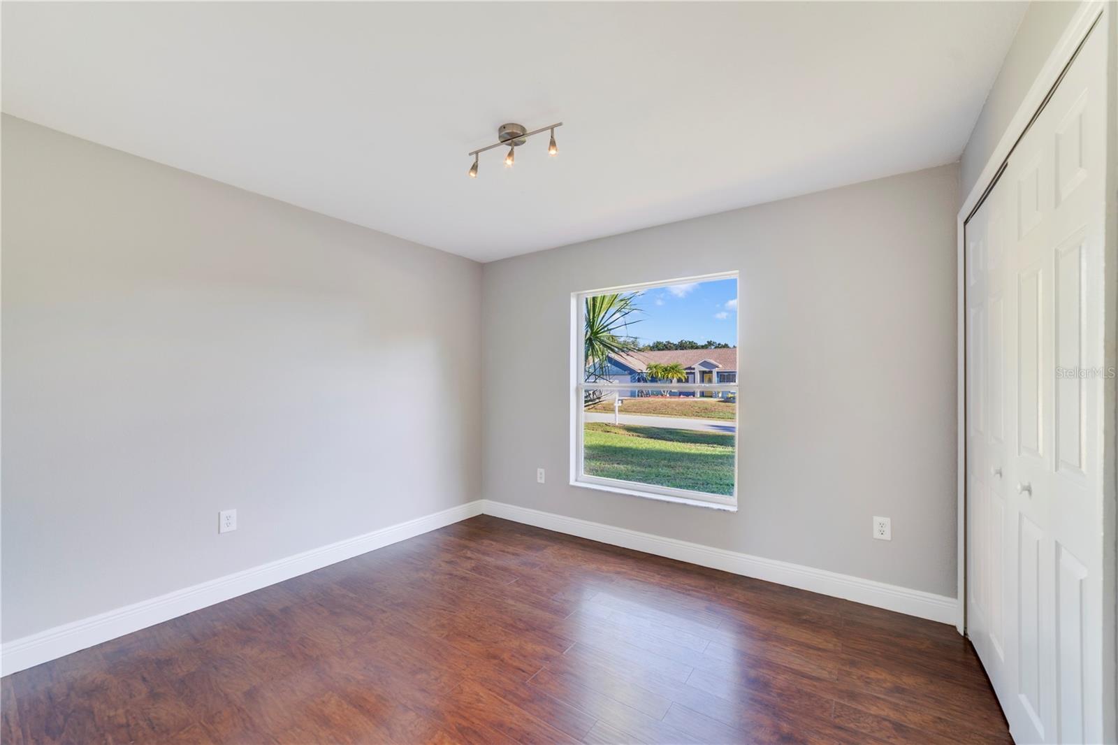 Image 11 of 25 For 324 Oakpark Loop