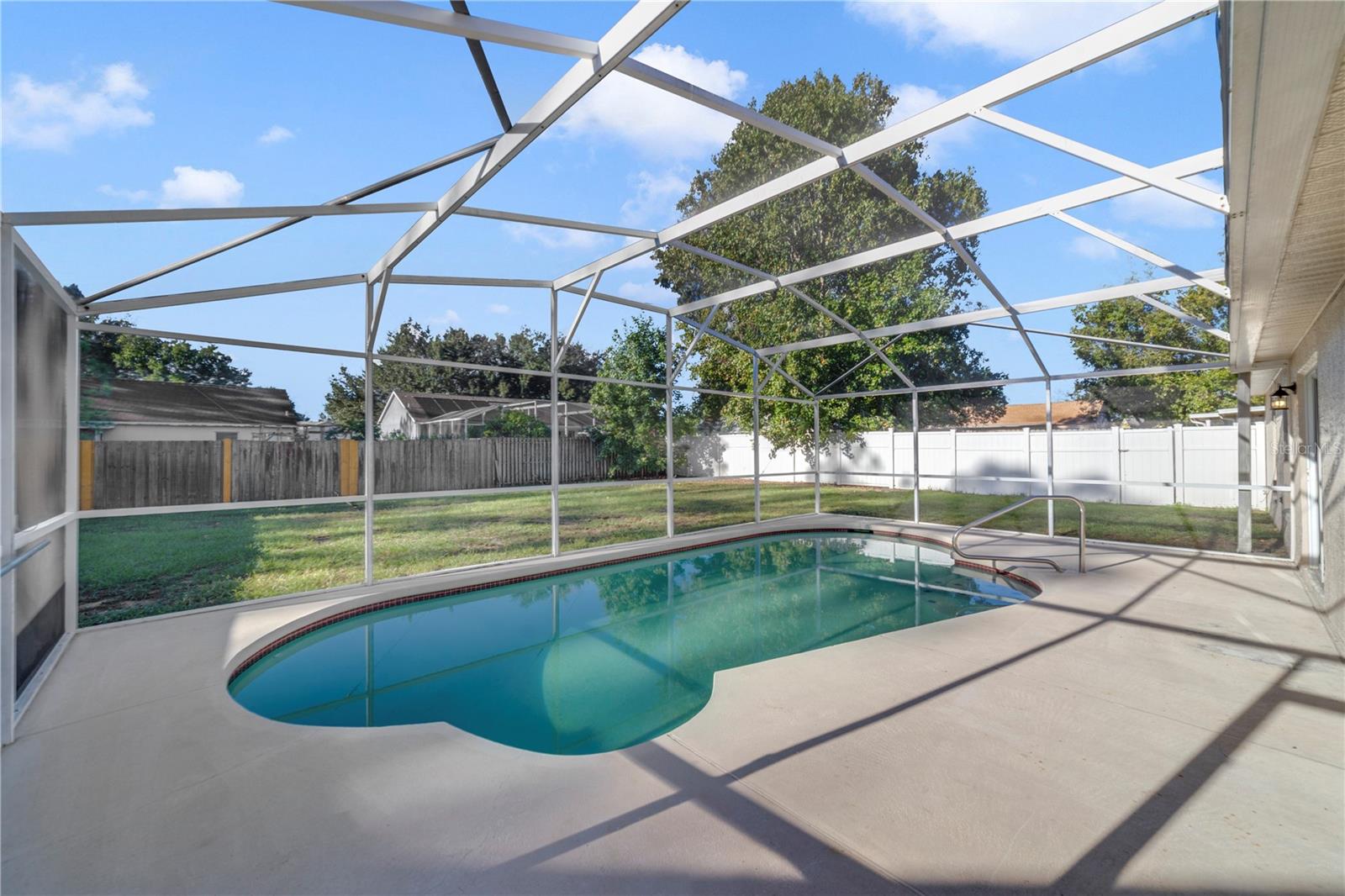 Image 22 of 25 For 324 Oakpark Loop