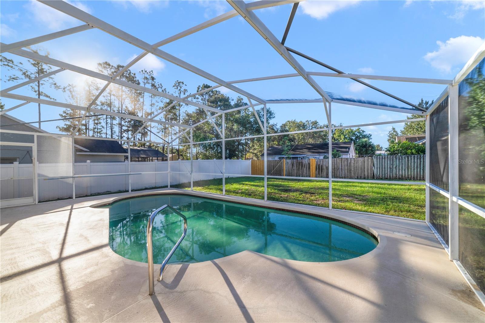 Image 23 of 25 For 324 Oakpark Loop