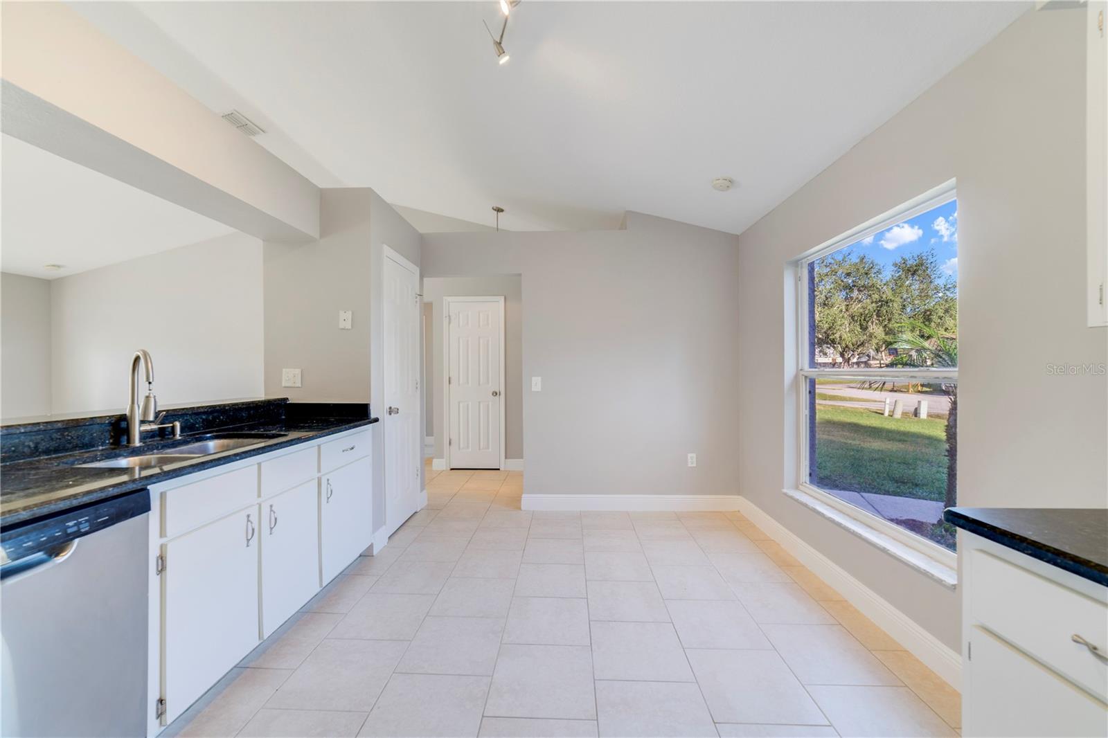 Image 6 of 25 For 324 Oakpark Loop