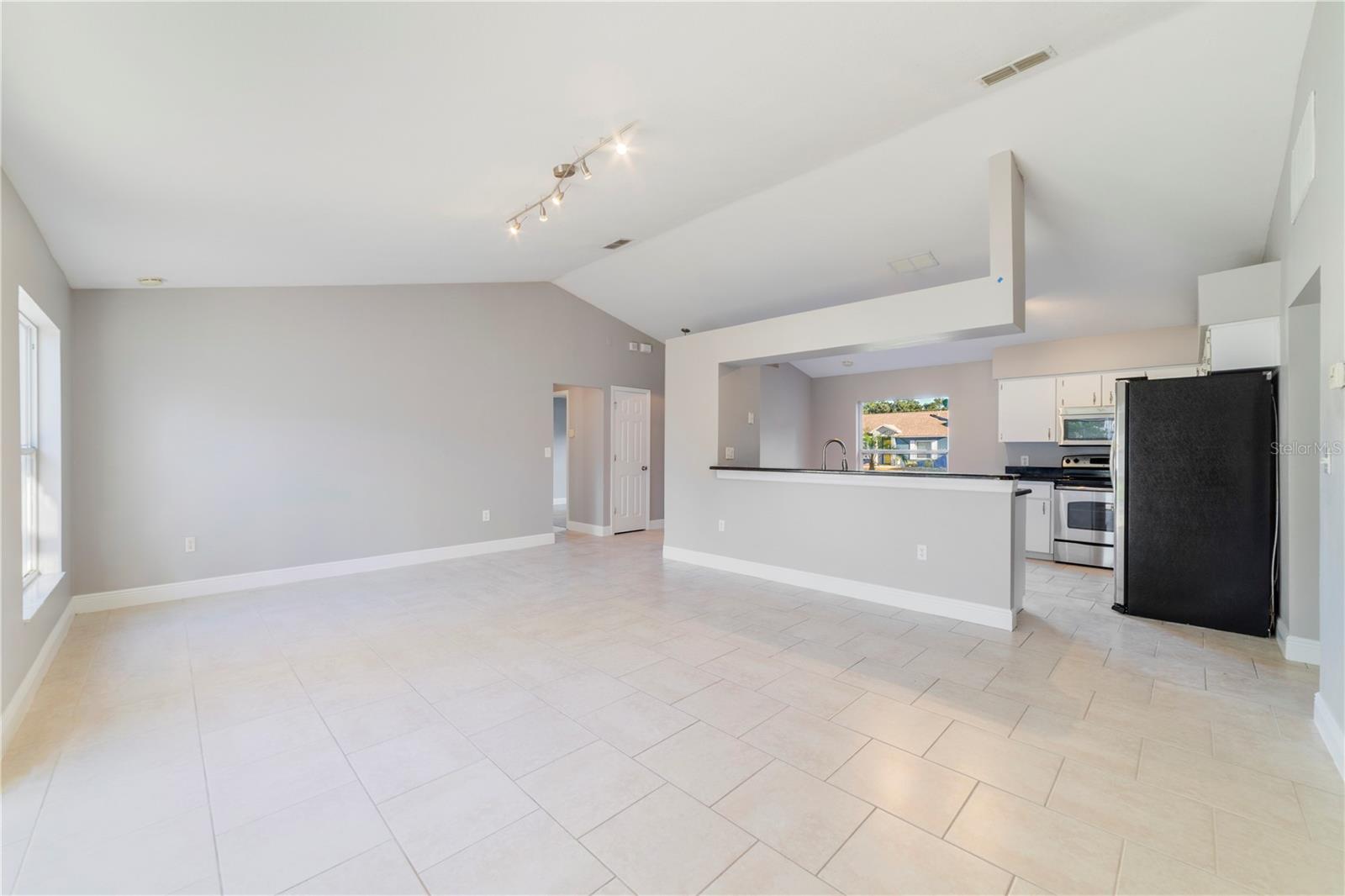 Image 8 of 25 For 324 Oakpark Loop