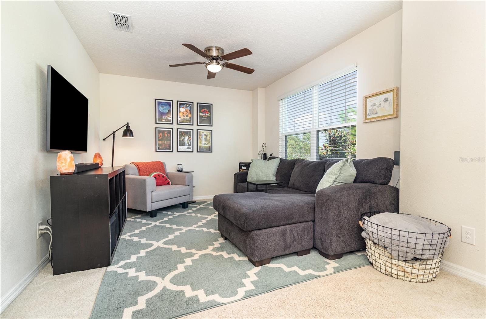 Listing photo id 9 for 4719 Northlawn Way