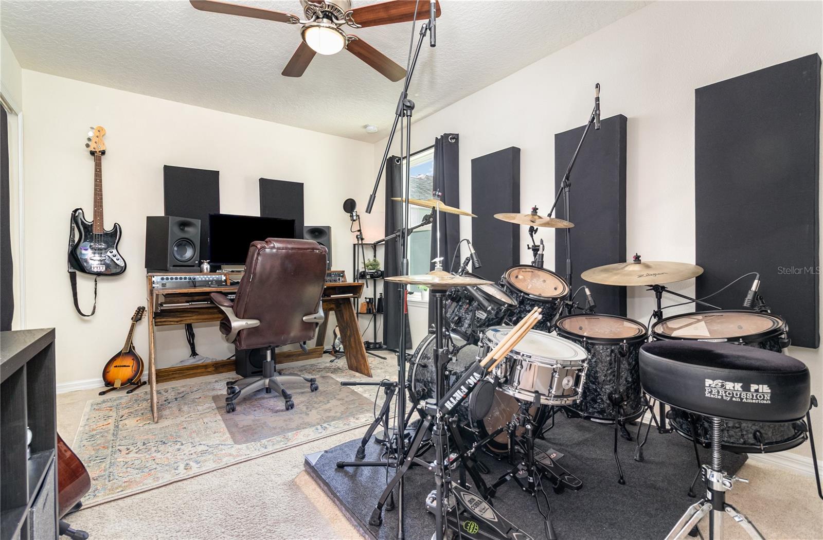 Listing photo id 10 for 4719 Northlawn Way