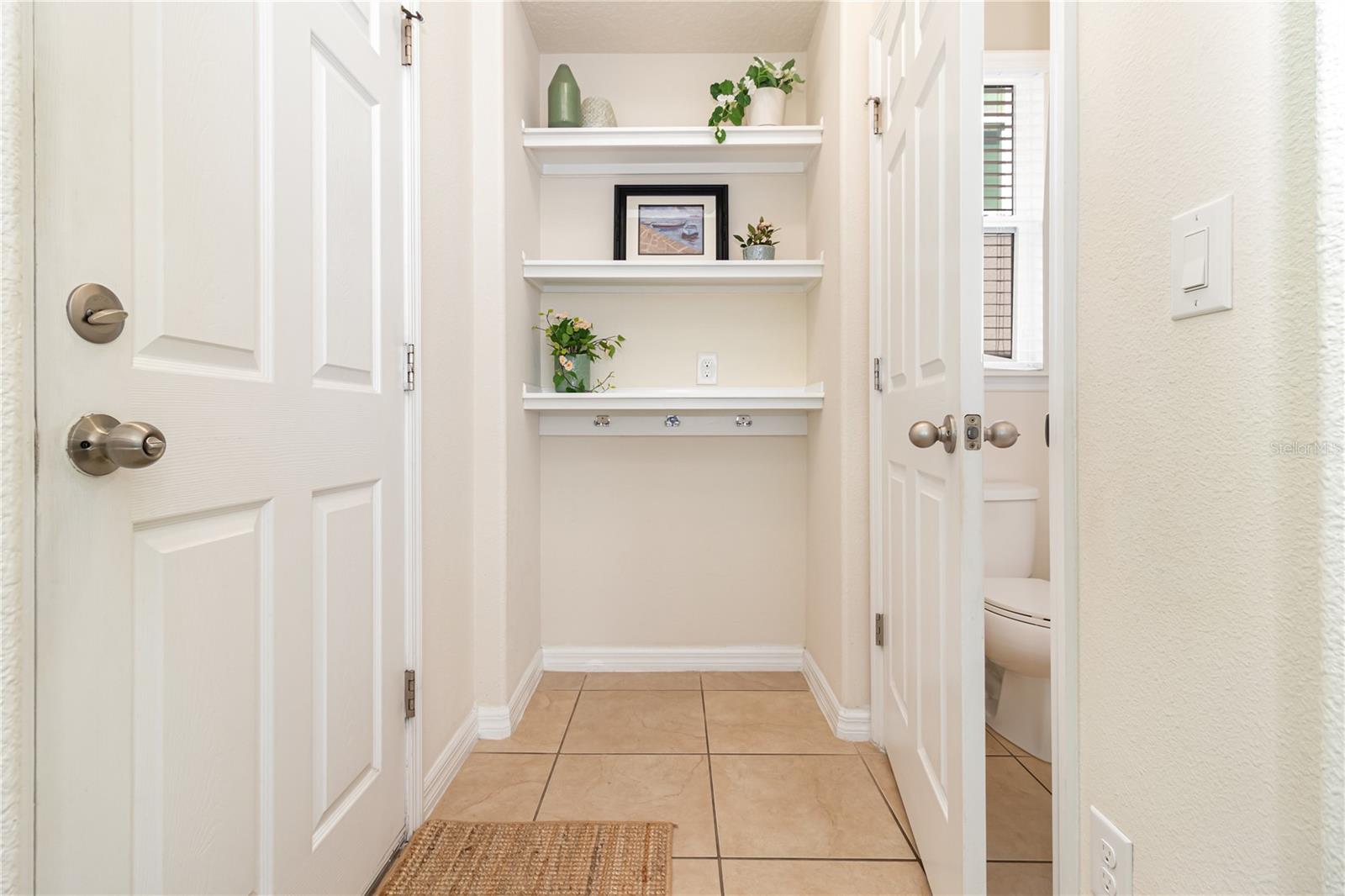 Listing photo id 4 for 4719 Northlawn Way