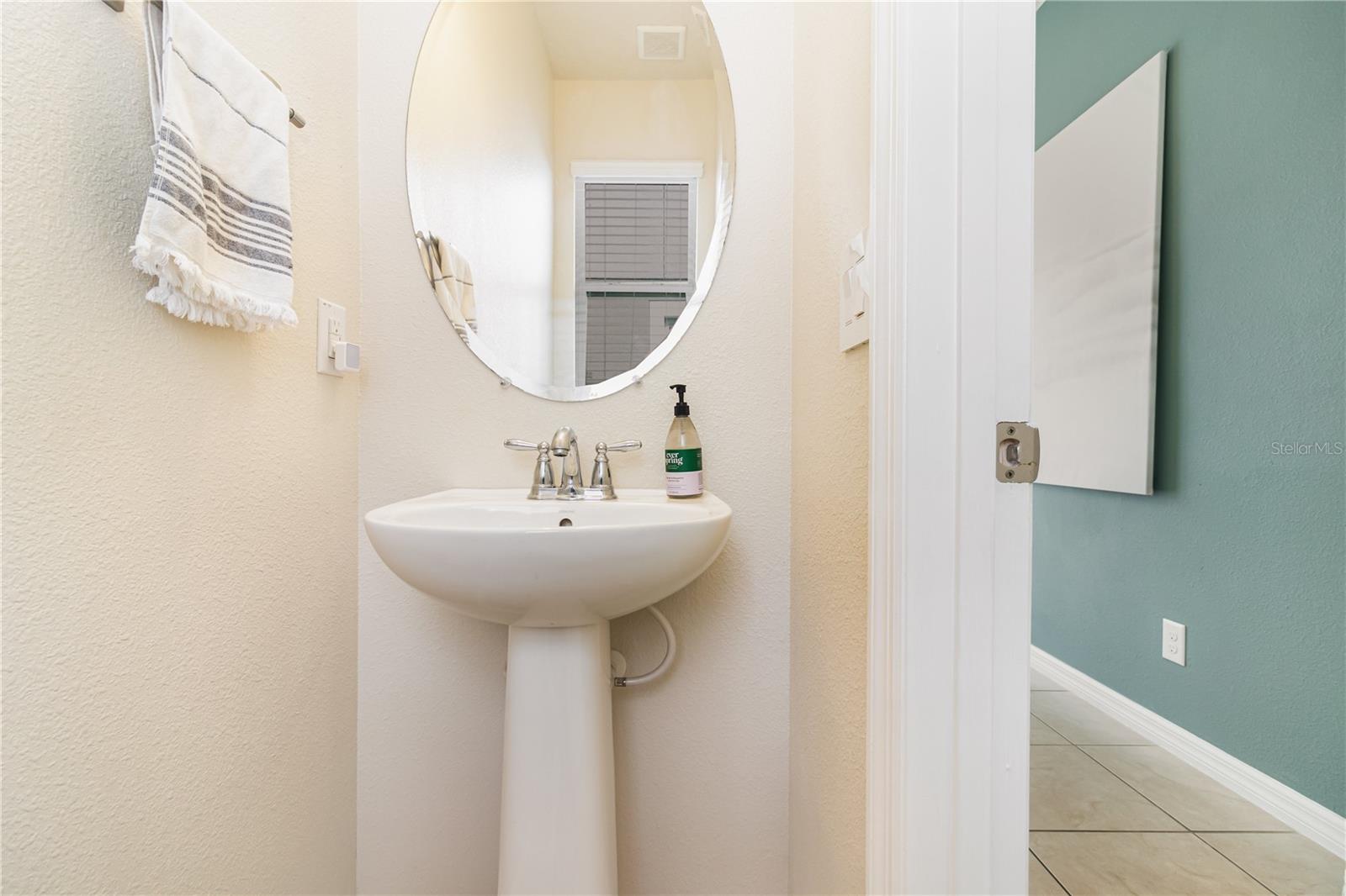 Listing photo id 5 for 4719 Northlawn Way