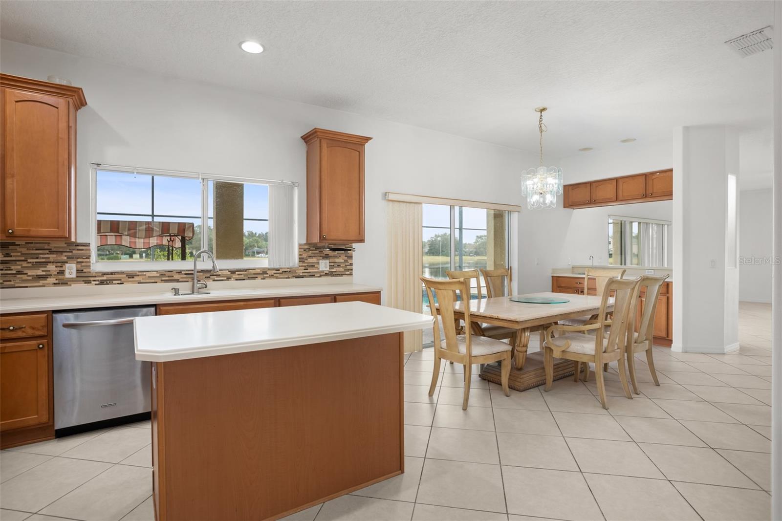 Image 21 of 50 For 9727 Mountain Lake Drive