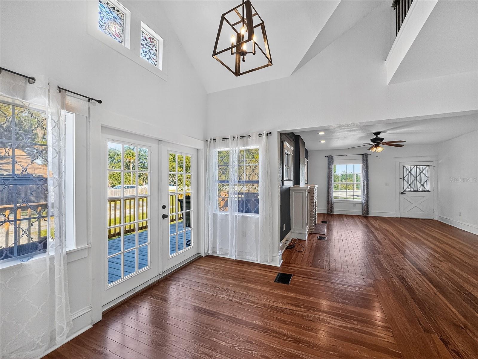 Image 10 of 56 For 1016 Washington Avenue