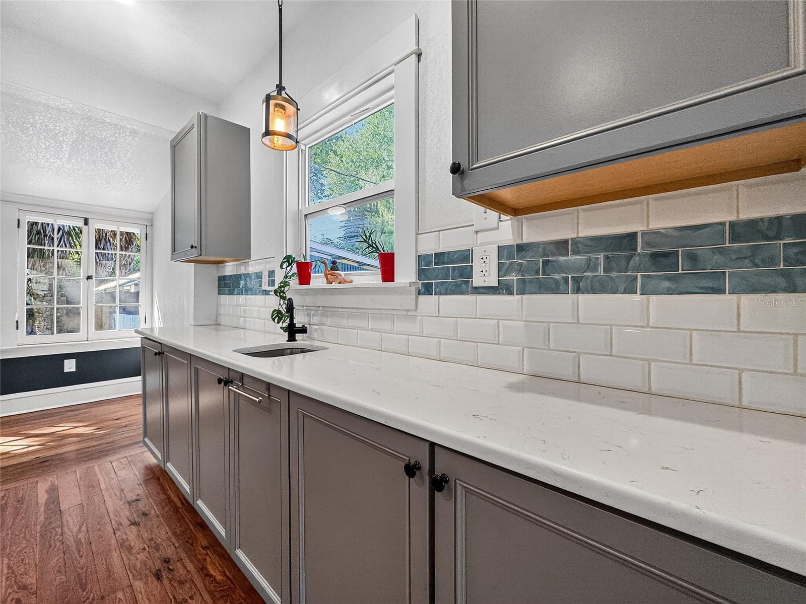 Image 11 of 56 For 1016 Washington Avenue