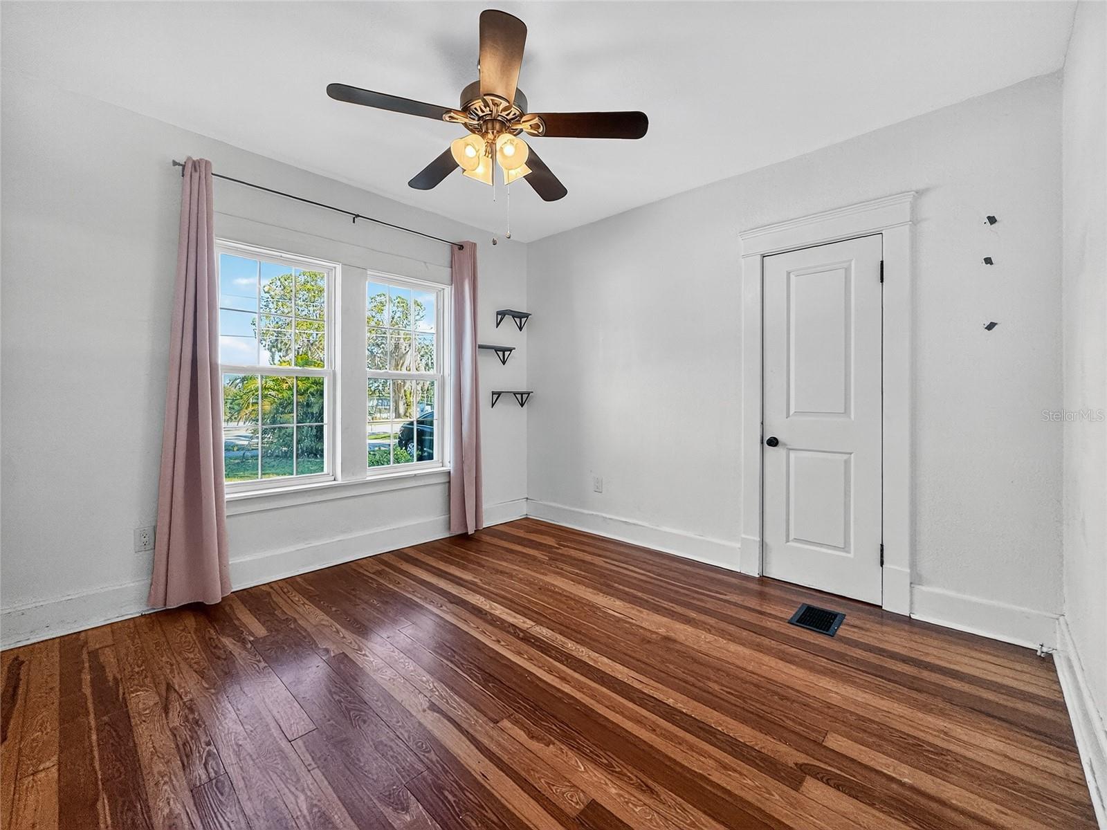 Image 28 of 56 For 1016 Washington Avenue