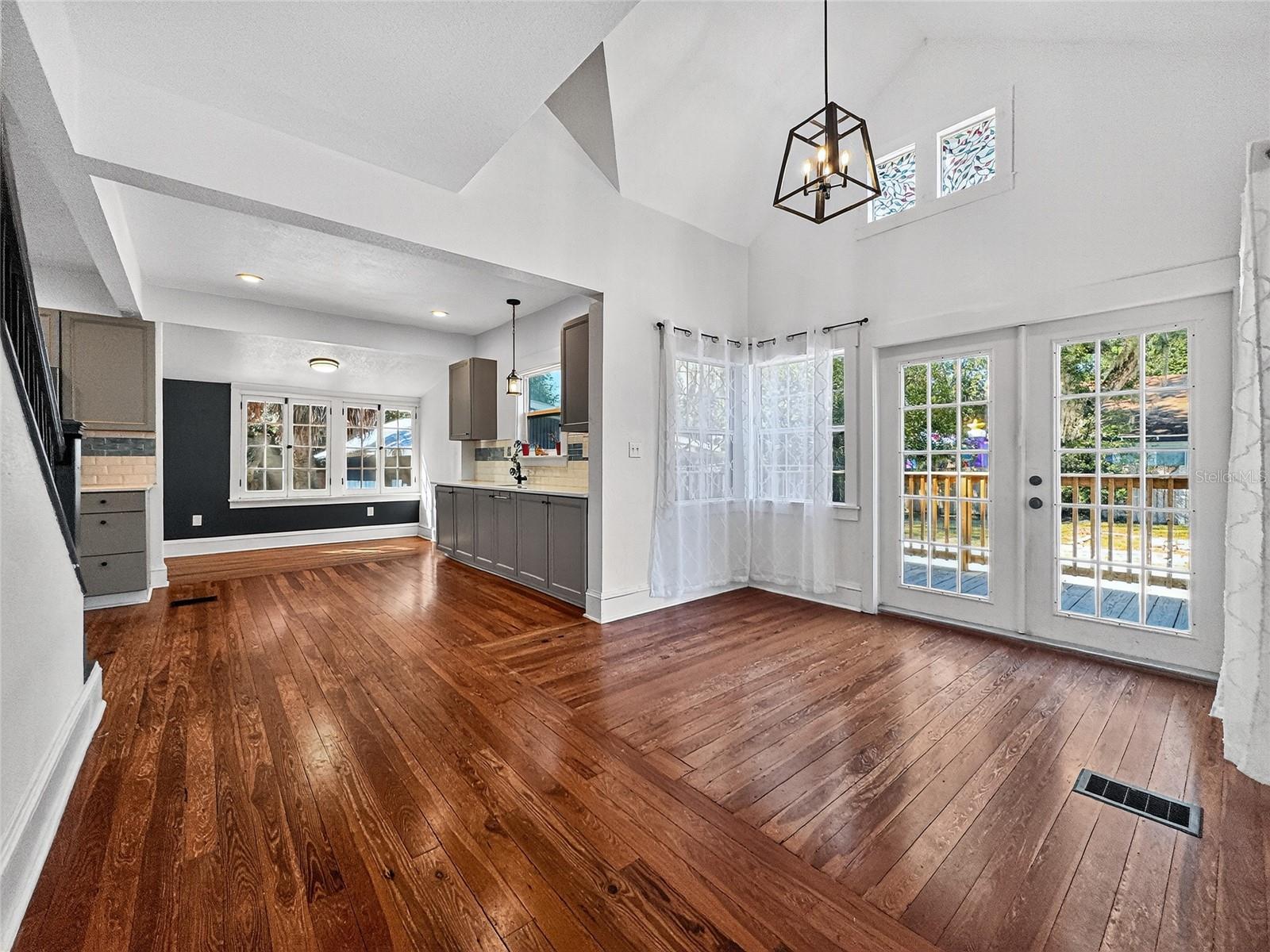 Image 4 of 56 For 1016 Washington Avenue