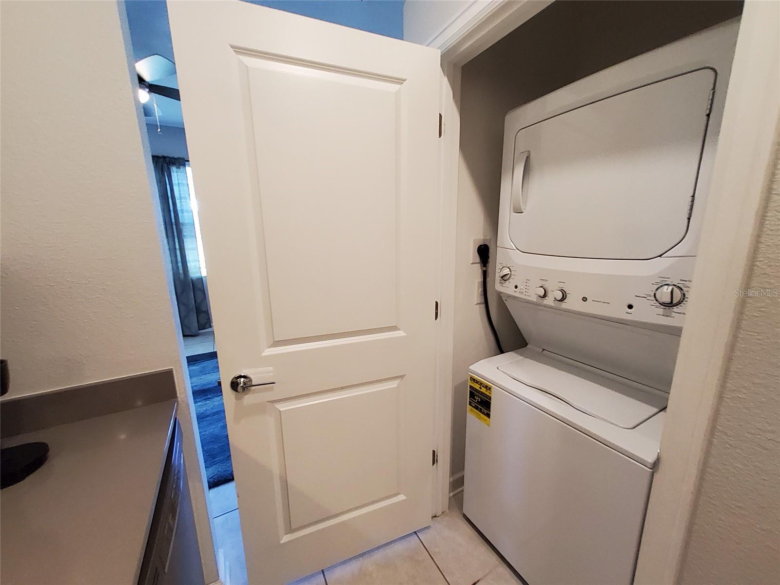 Image 9 of 14 For 160 Taft Drive B