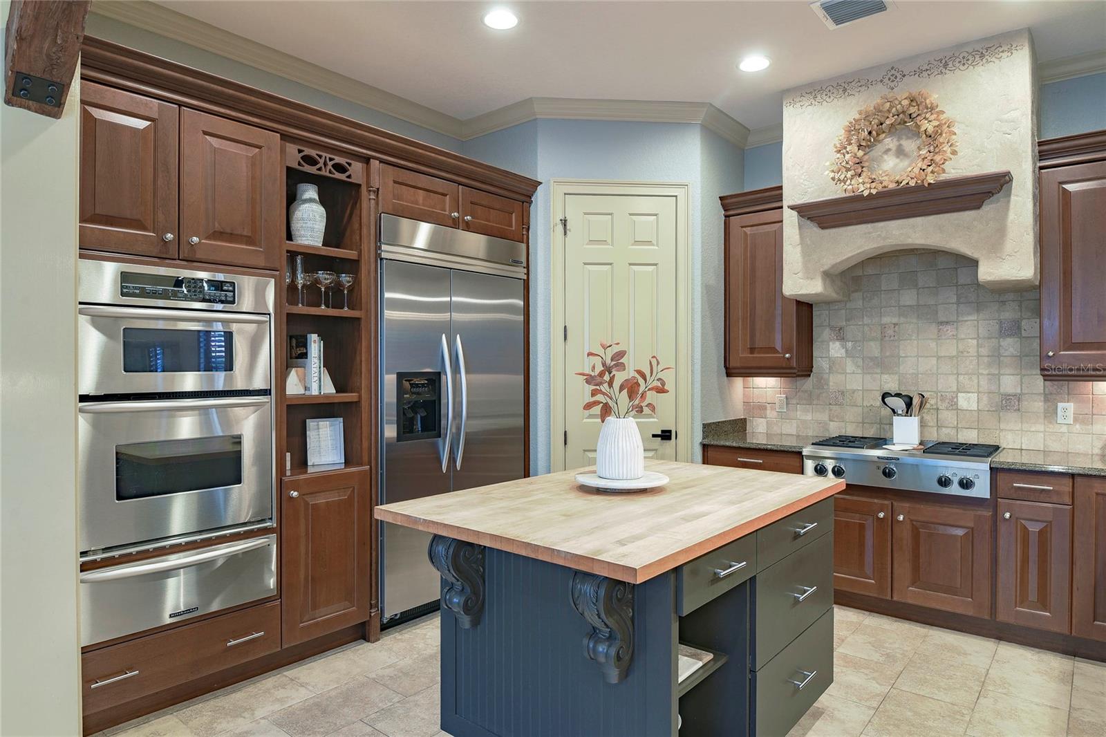 Image 18 of 58 For 1408 Chapman Circle