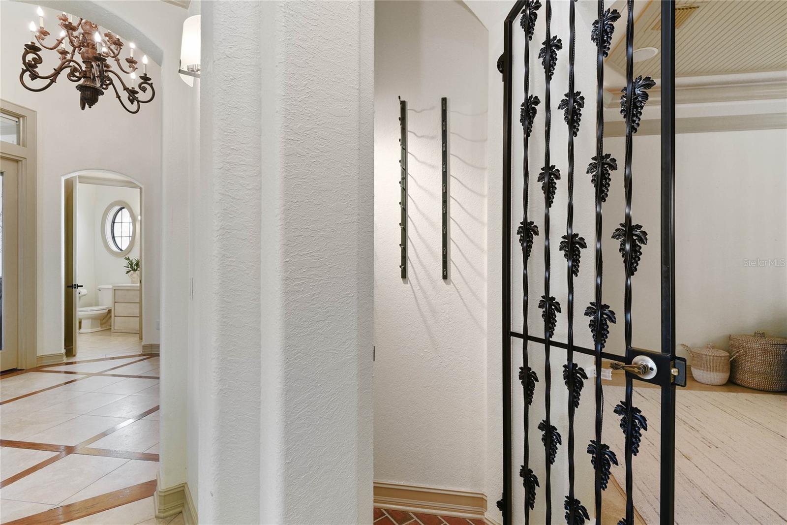 Image 27 of 58 For 1408 Chapman Circle