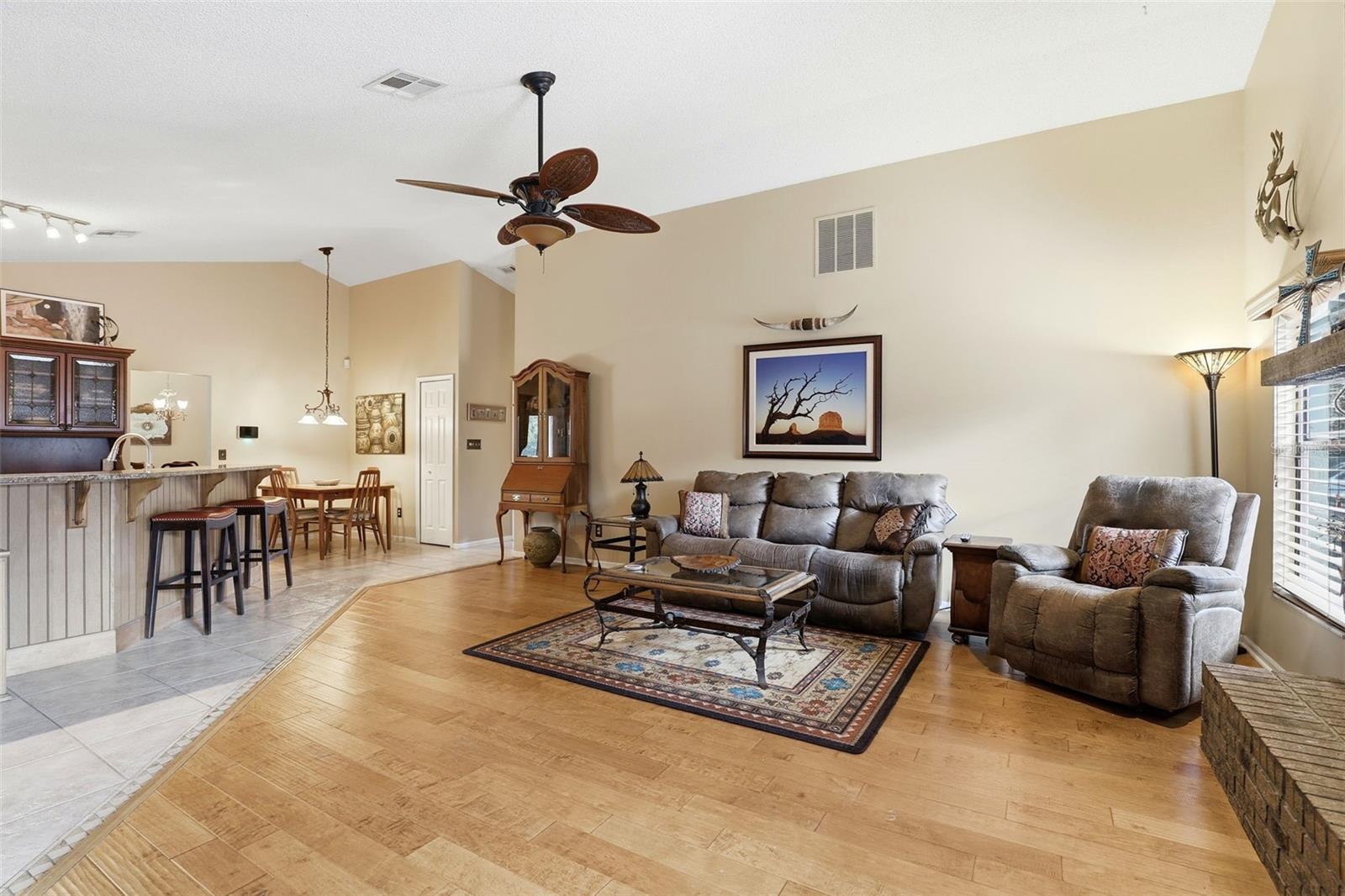 Listing photo id 10 for 3156 Rider Place