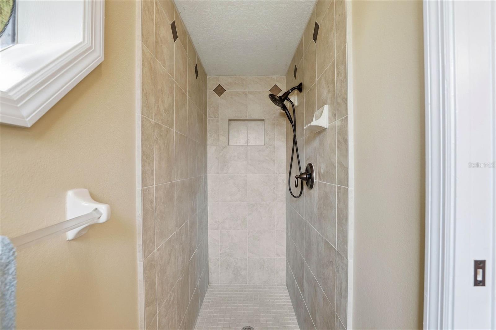 Listing photo id 20 for 3156 Rider Place