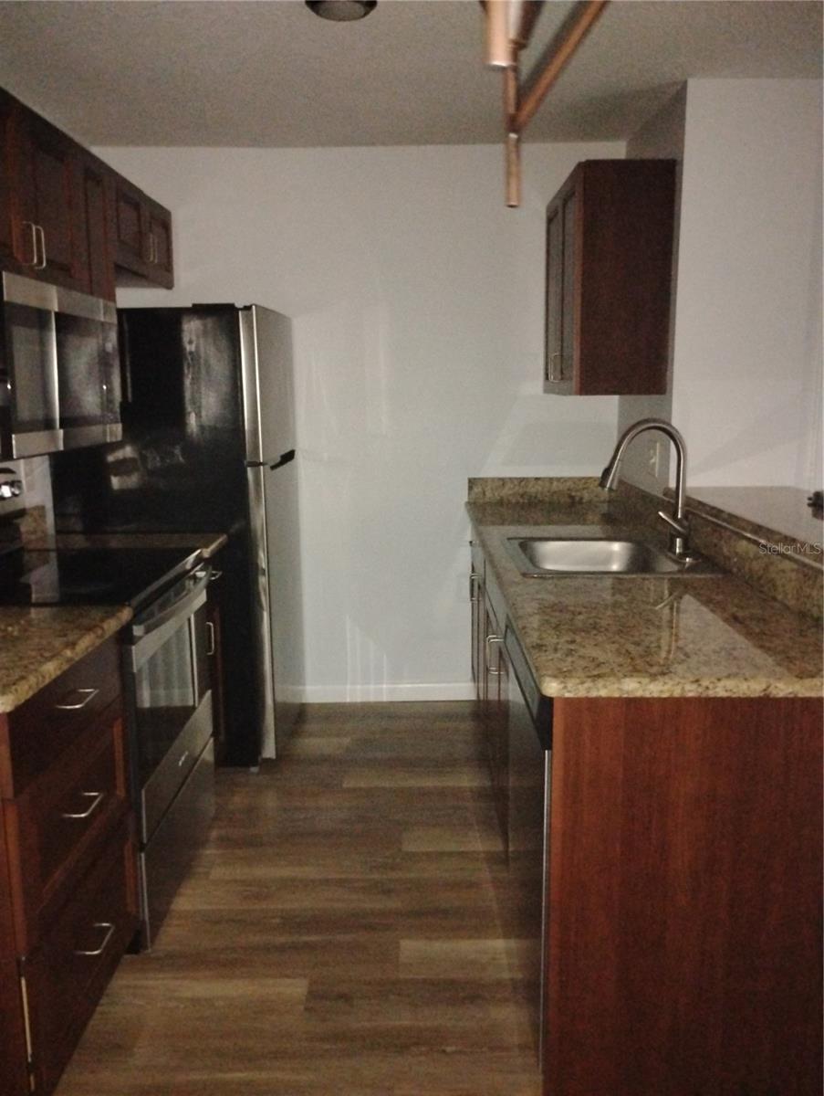 Image 8 of 22 For 2549 Grassy Point Drive 203