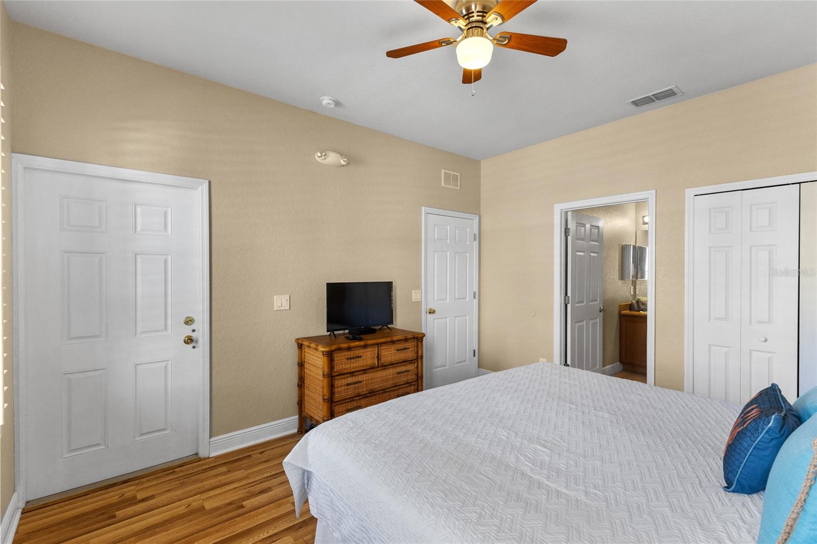 Image 11 of 29 For 3254 Calabria Avenue 3254