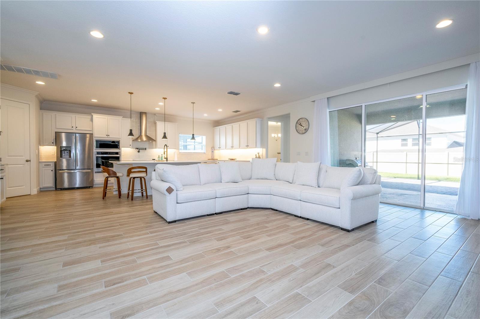 Listing photo id 19 for 4495 Lions Gate Avenue