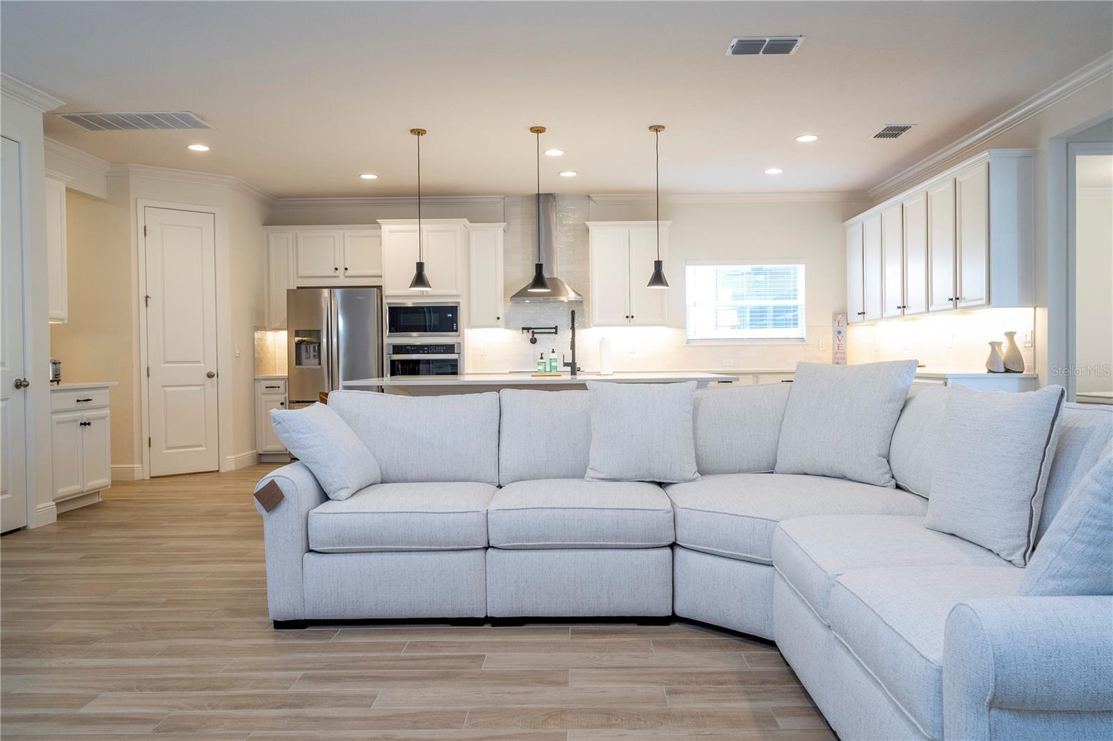 Listing photo id 20 for 4495 Lions Gate Avenue