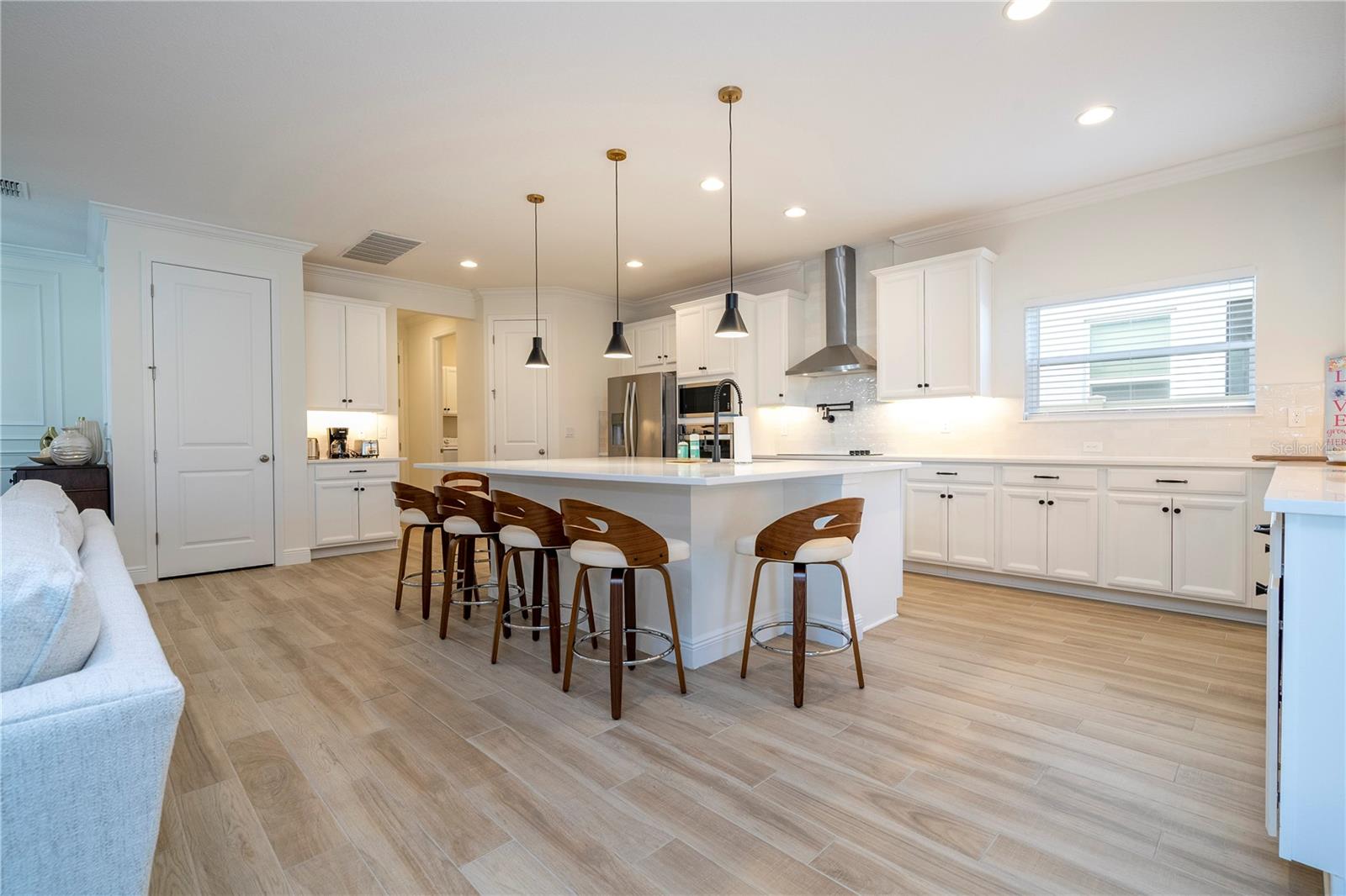 Listing photo id 22 for 4495 Lions Gate Avenue