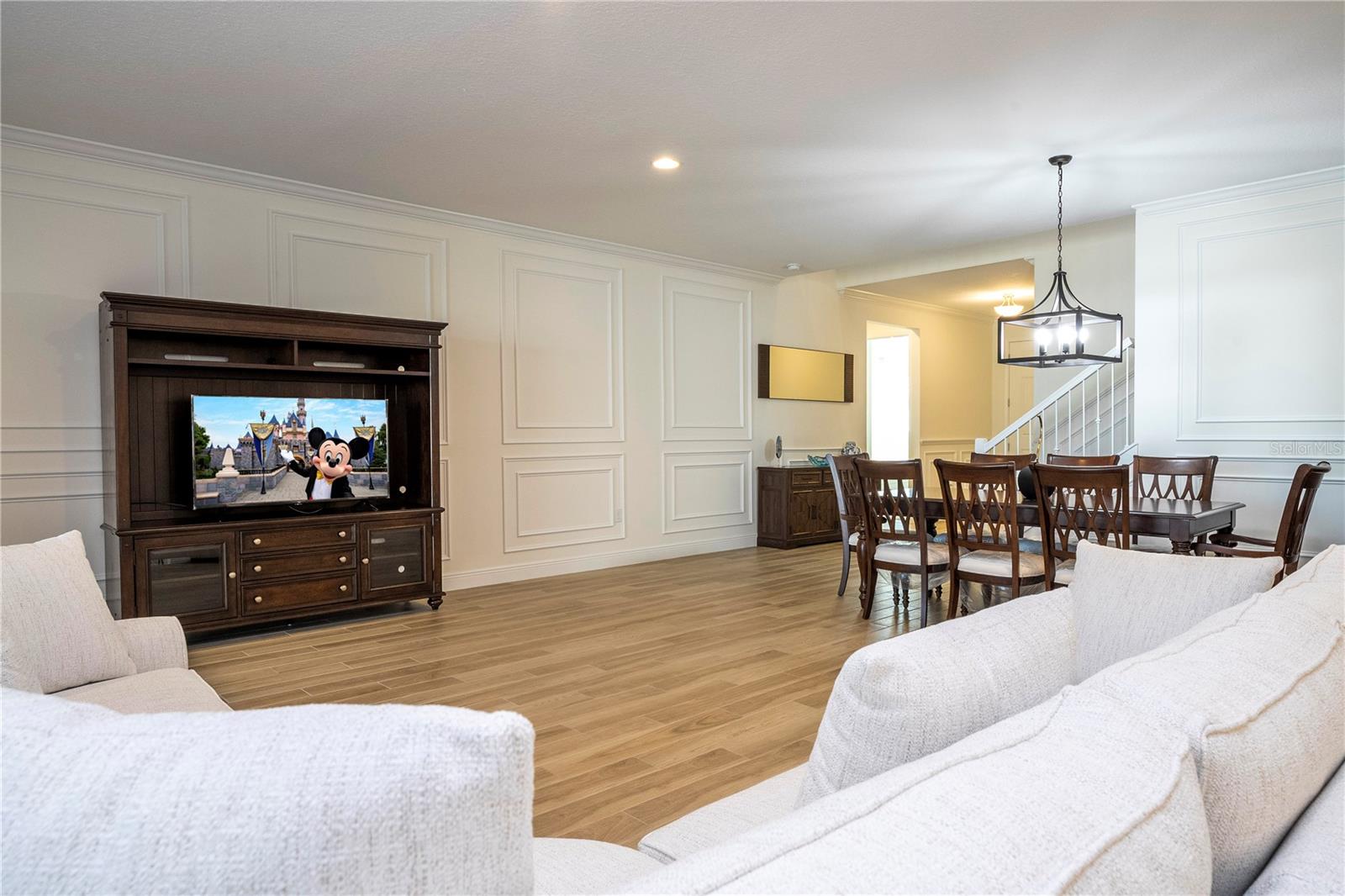 Listing photo id 25 for 4495 Lions Gate Avenue