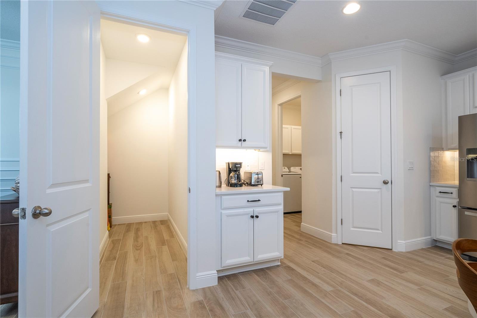 Listing photo id 26 for 4495 Lions Gate Avenue