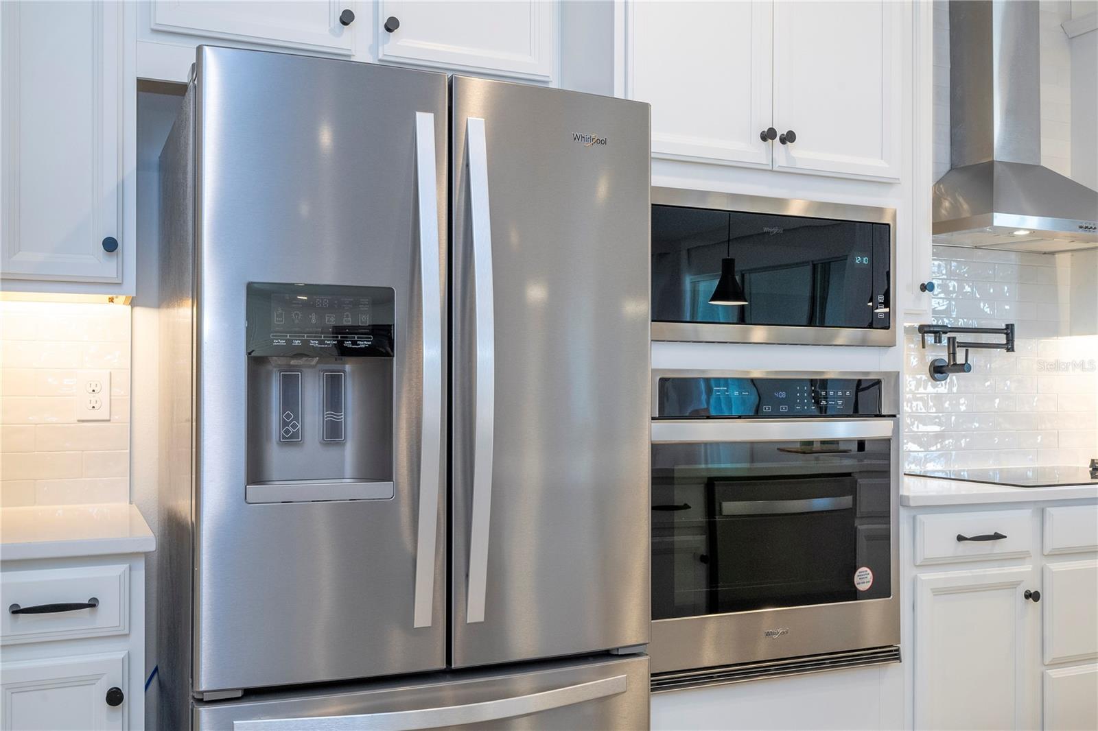 Listing photo id 27 for 4495 Lions Gate Avenue