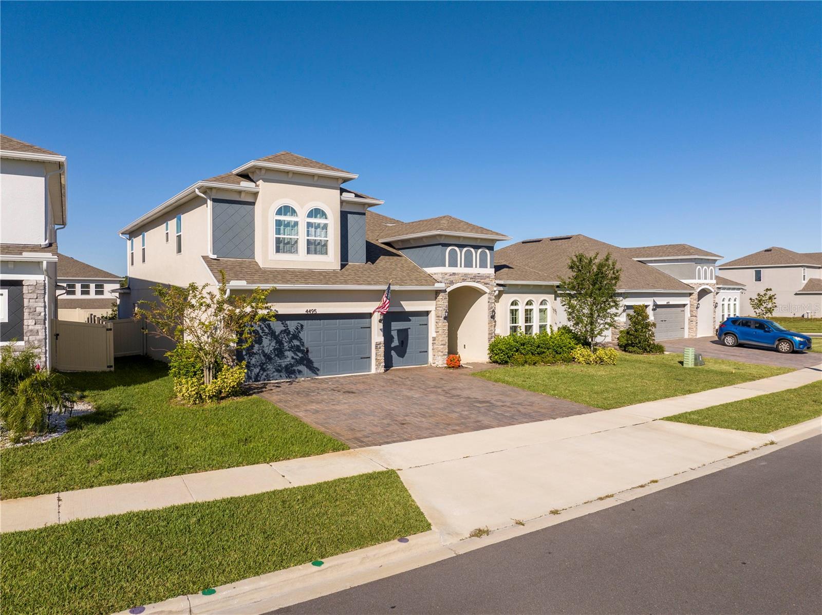 Listing photo id 1 for 4495 Lions Gate Avenue