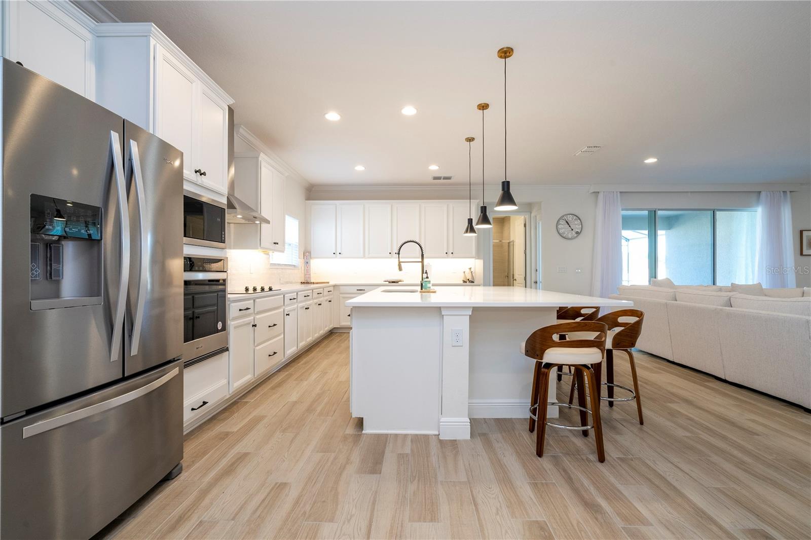 Listing photo id 28 for 4495 Lions Gate Avenue