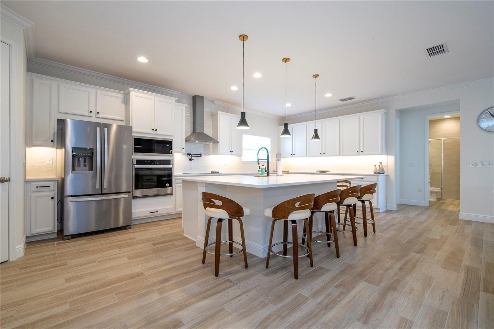 Listing photo id 29 for 4495 Lions Gate Avenue