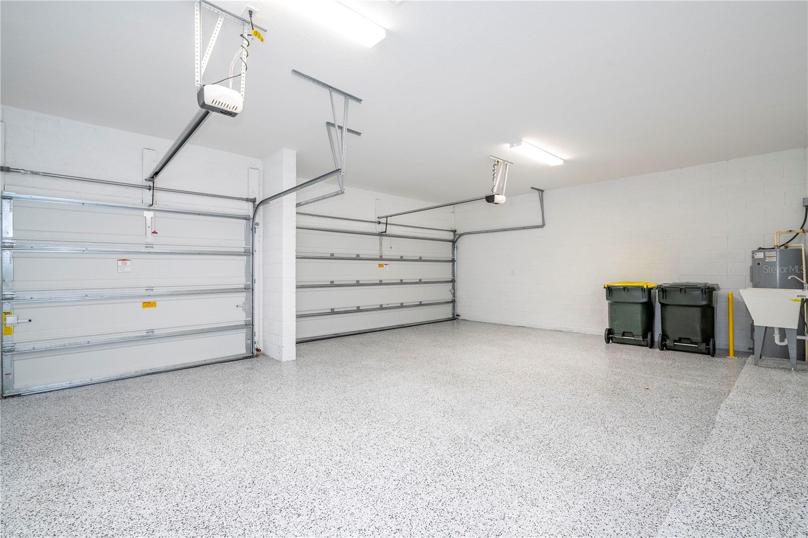 Listing photo id 36 for 4495 Lions Gate Avenue