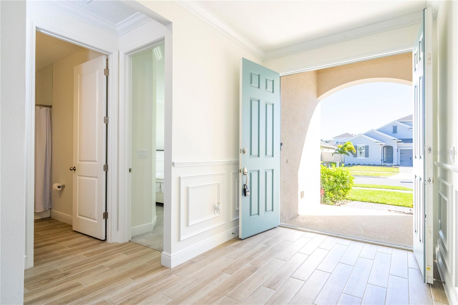 Listing photo id 2 for 4495 Lions Gate Avenue