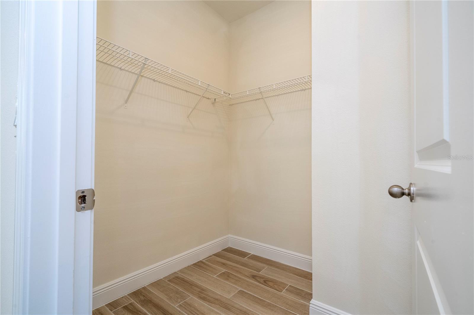 Listing photo id 49 for 4495 Lions Gate Avenue