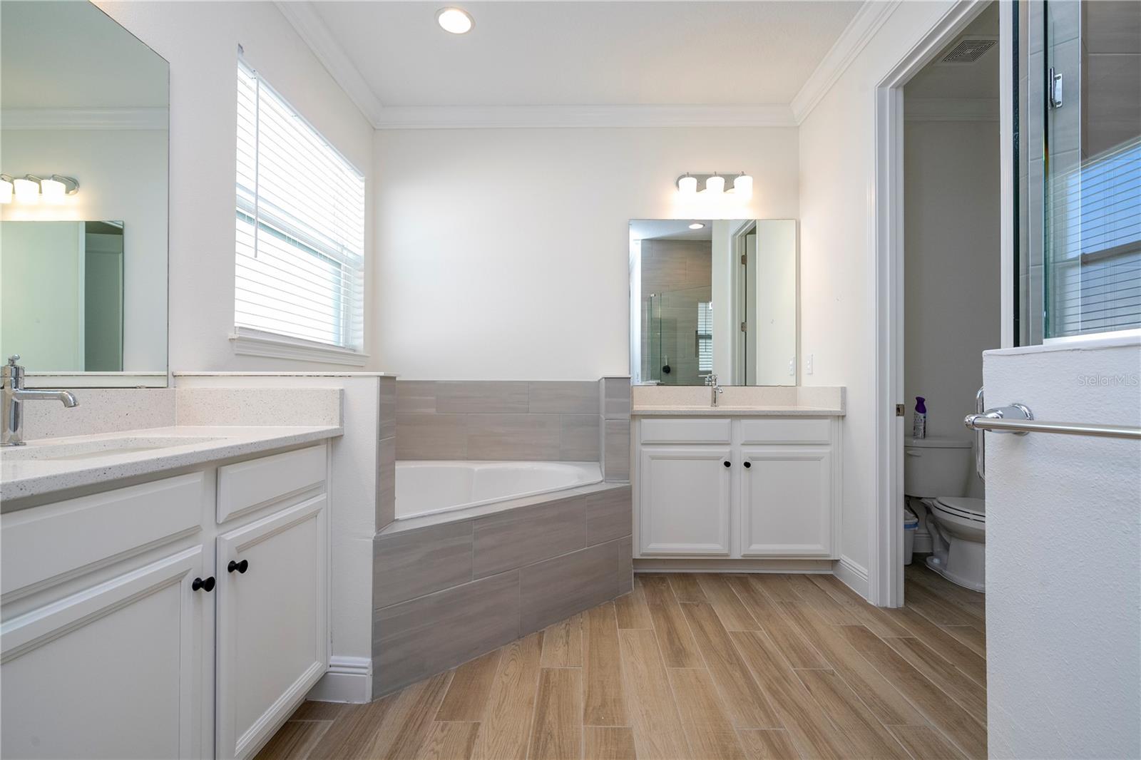 Listing photo id 50 for 4495 Lions Gate Avenue