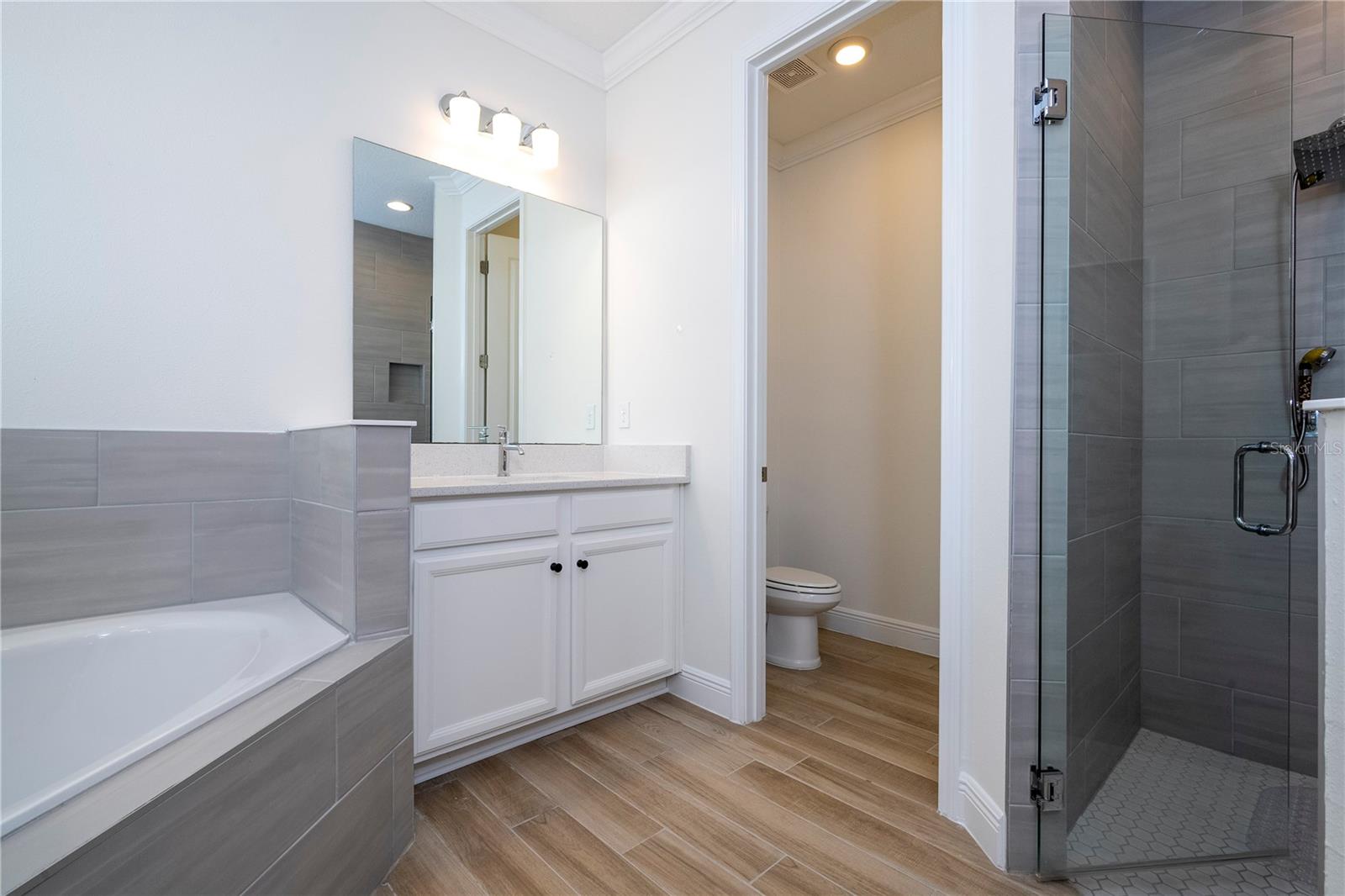 Listing photo id 51 for 4495 Lions Gate Avenue