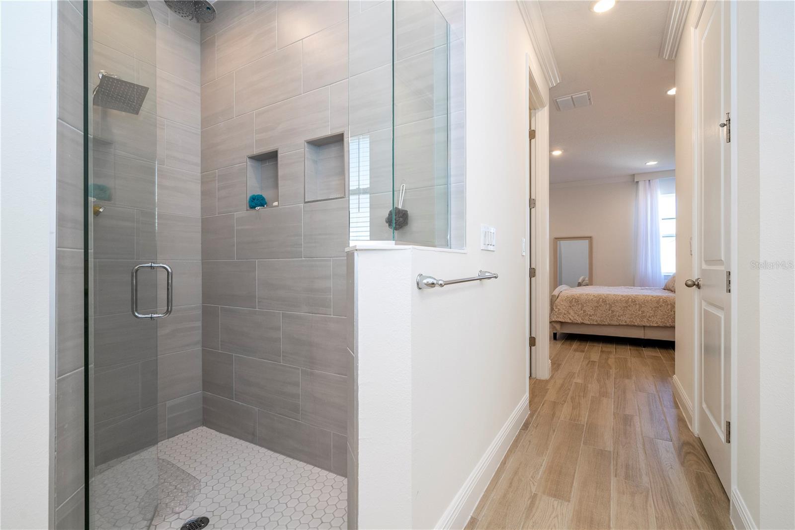 Listing photo id 53 for 4495 Lions Gate Avenue